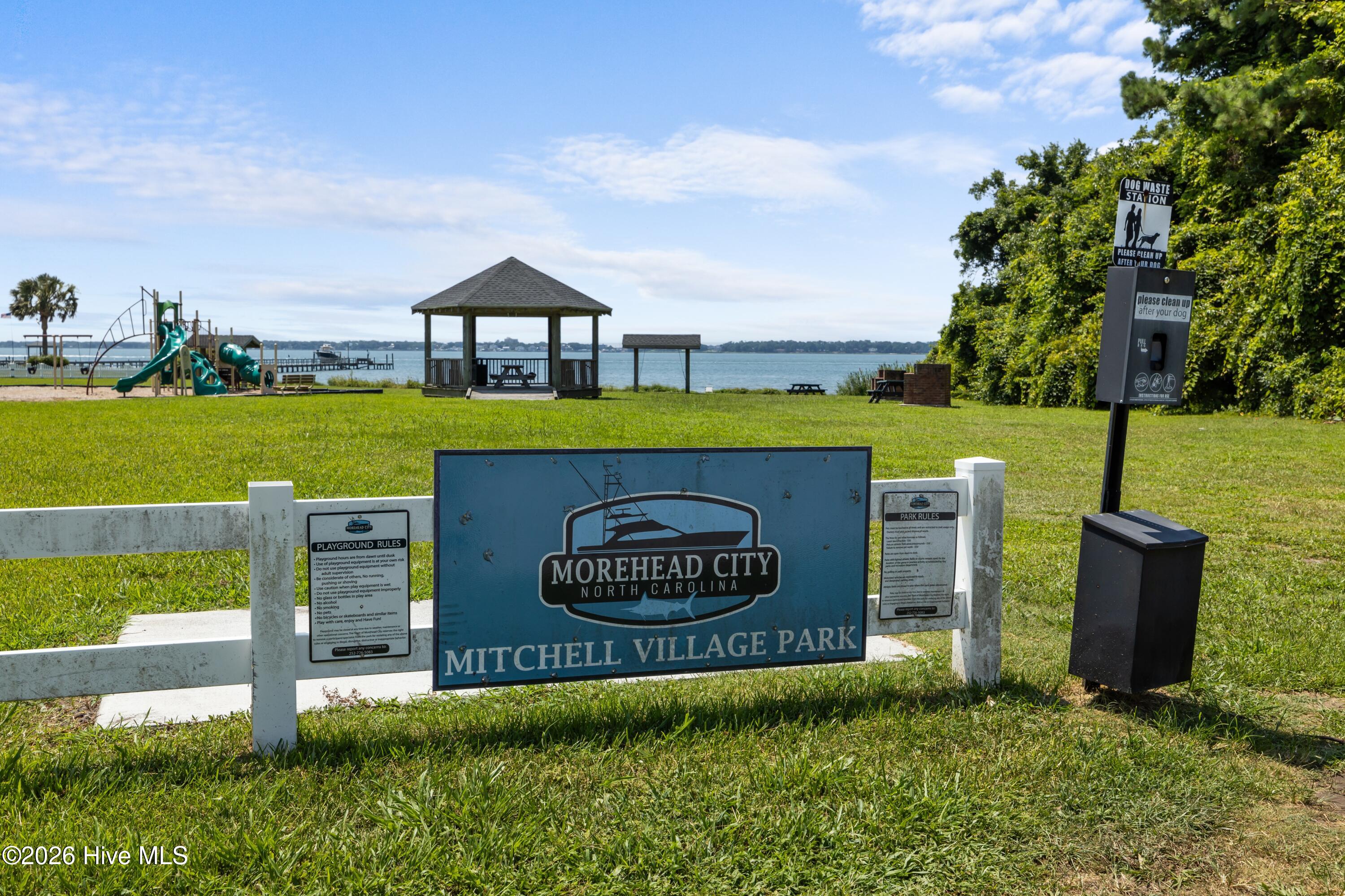 102 Oleander Court,Morehead City