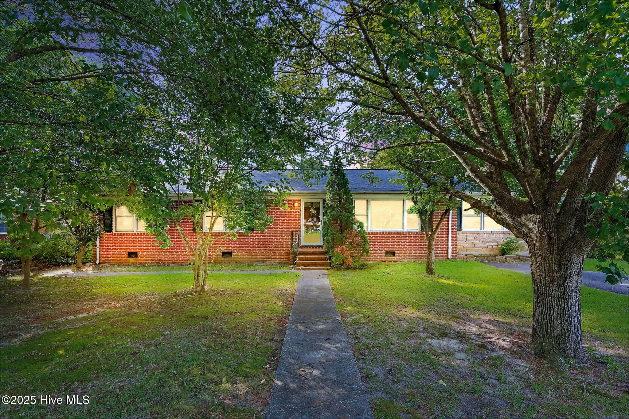 Homes for sale in Smithfield, NC | 911 S Crescent Dr, Smithfield, NC 27577 | MLS# 100521162