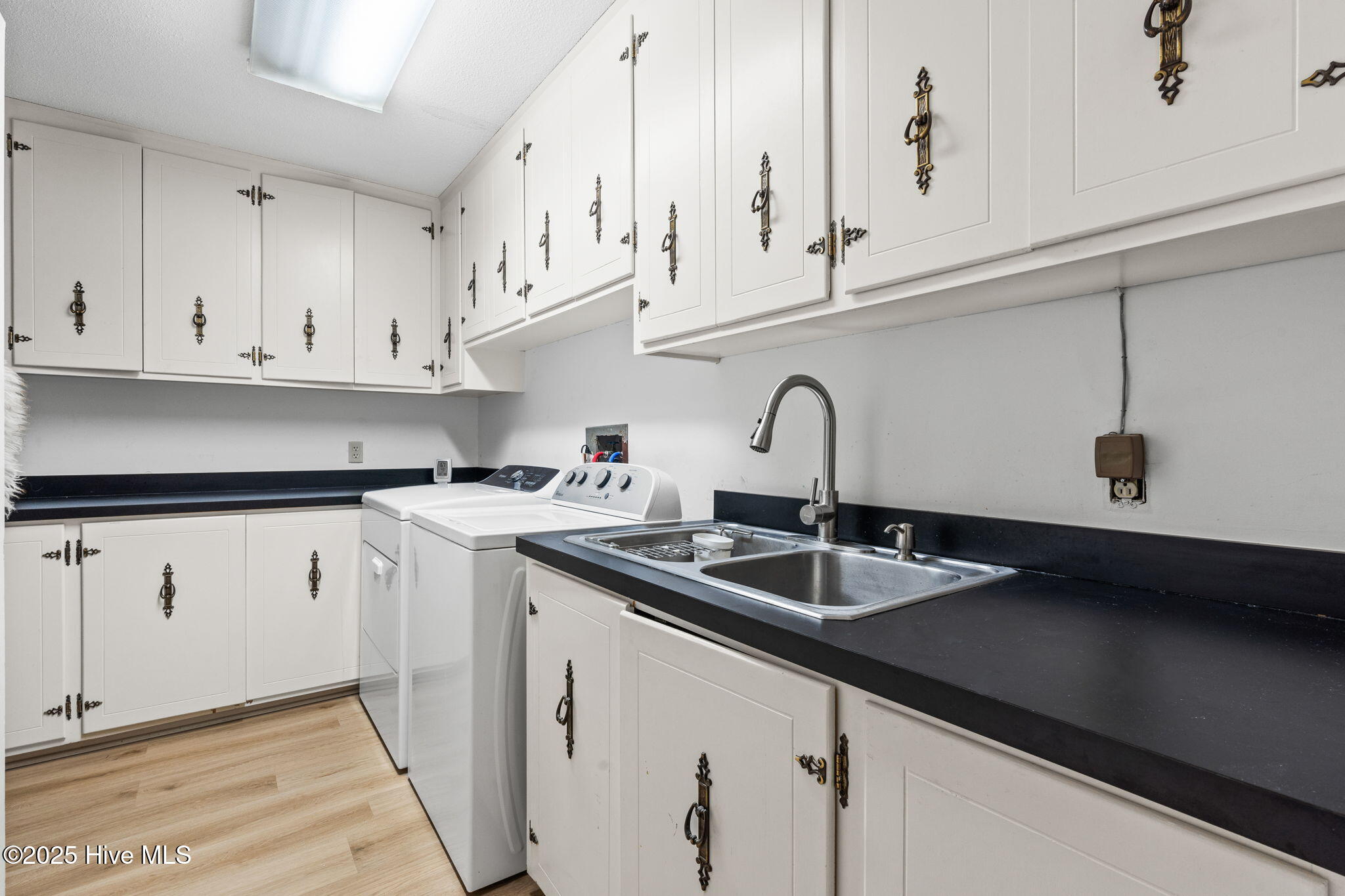 100544236 | Photo 52