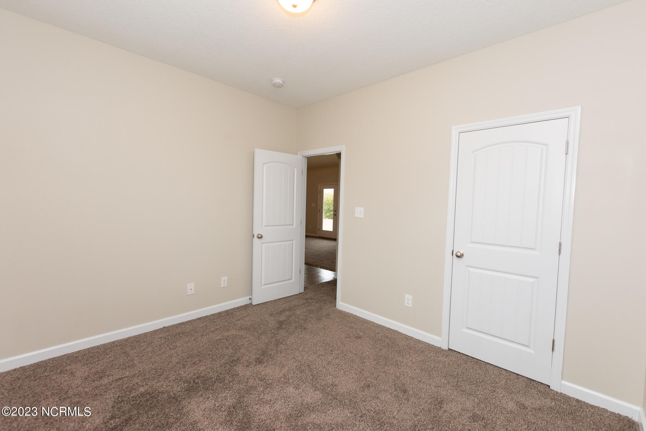 100543785 | Photo 24