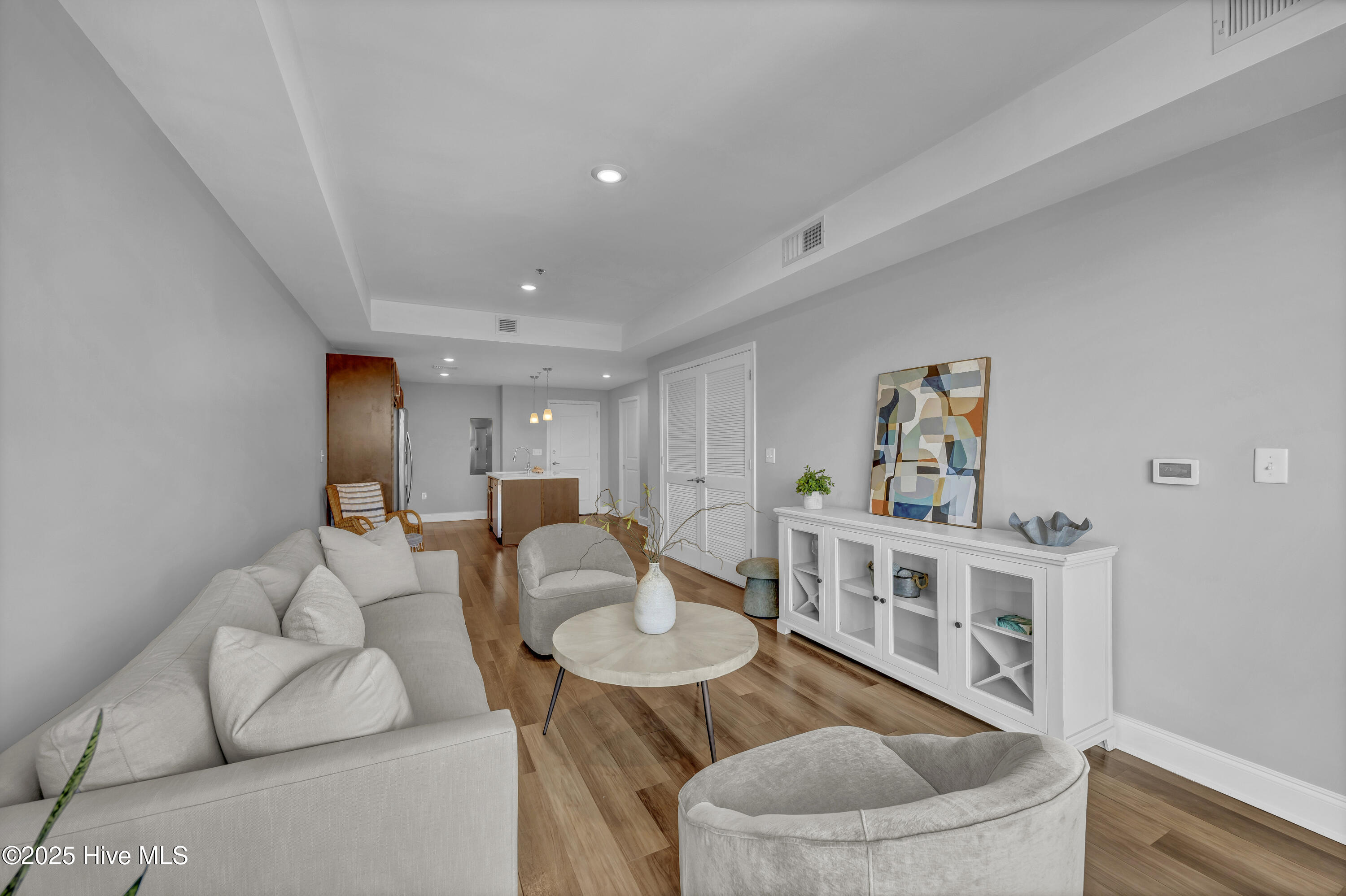 100541384 | Photo 10