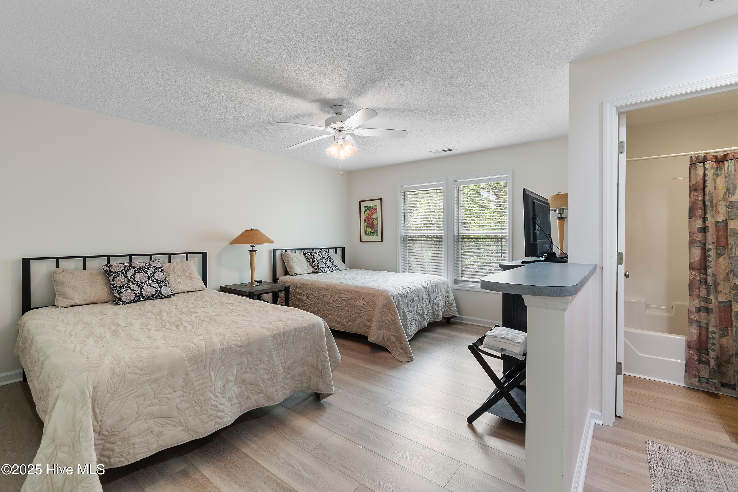 100508333 | Photo 17