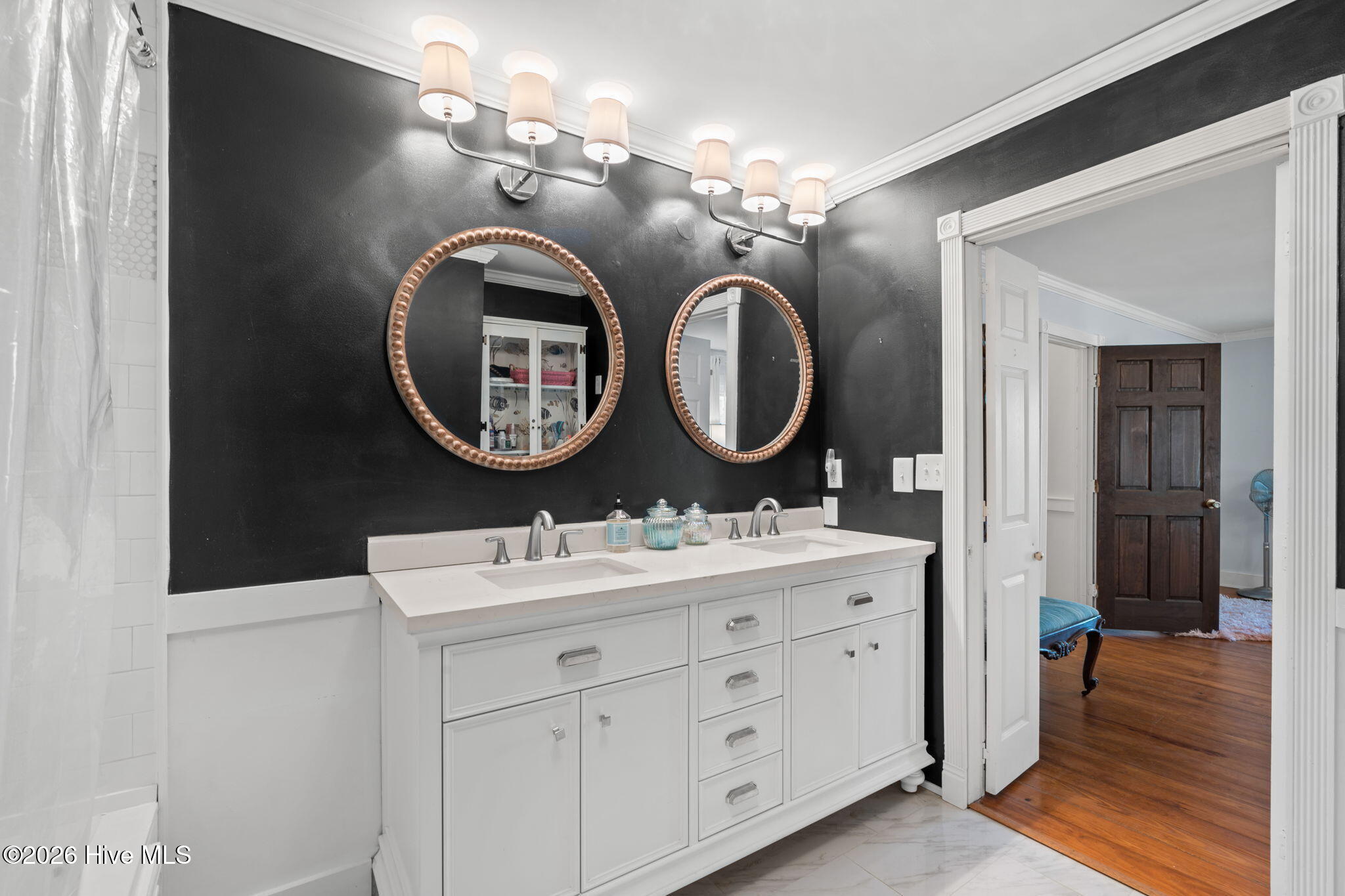 100562668 | Photo 20