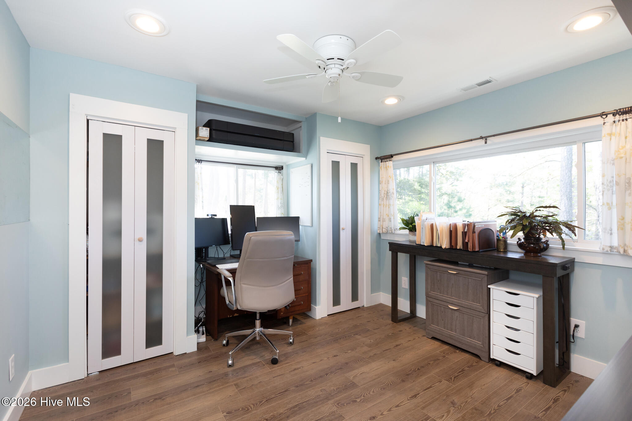 100565718 | Photo 25