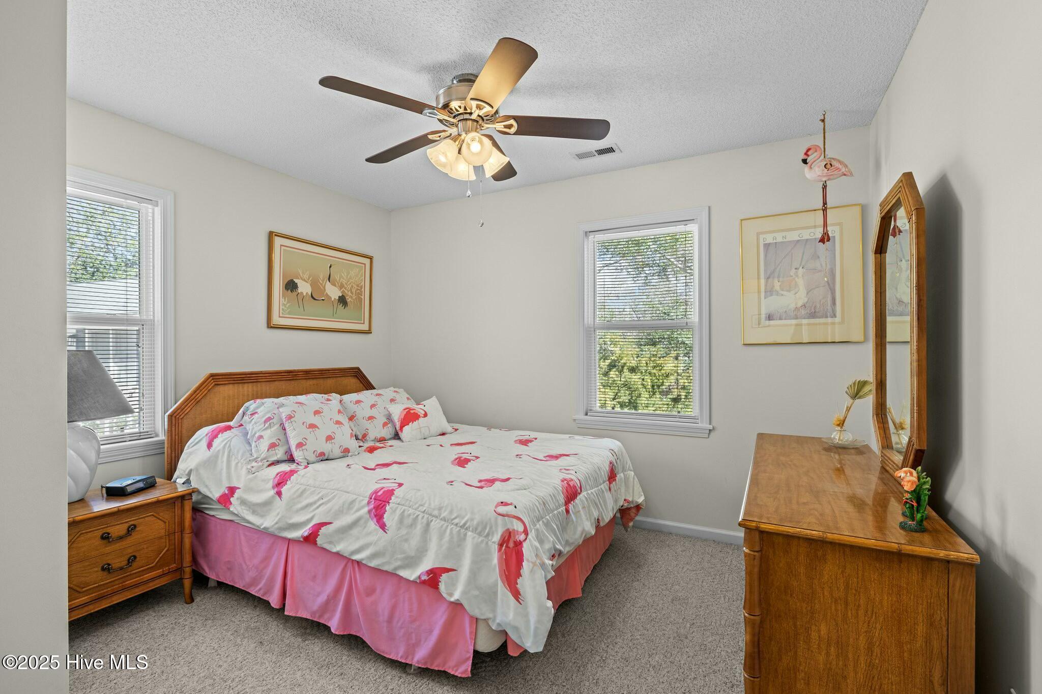 100490035 | Photo 33