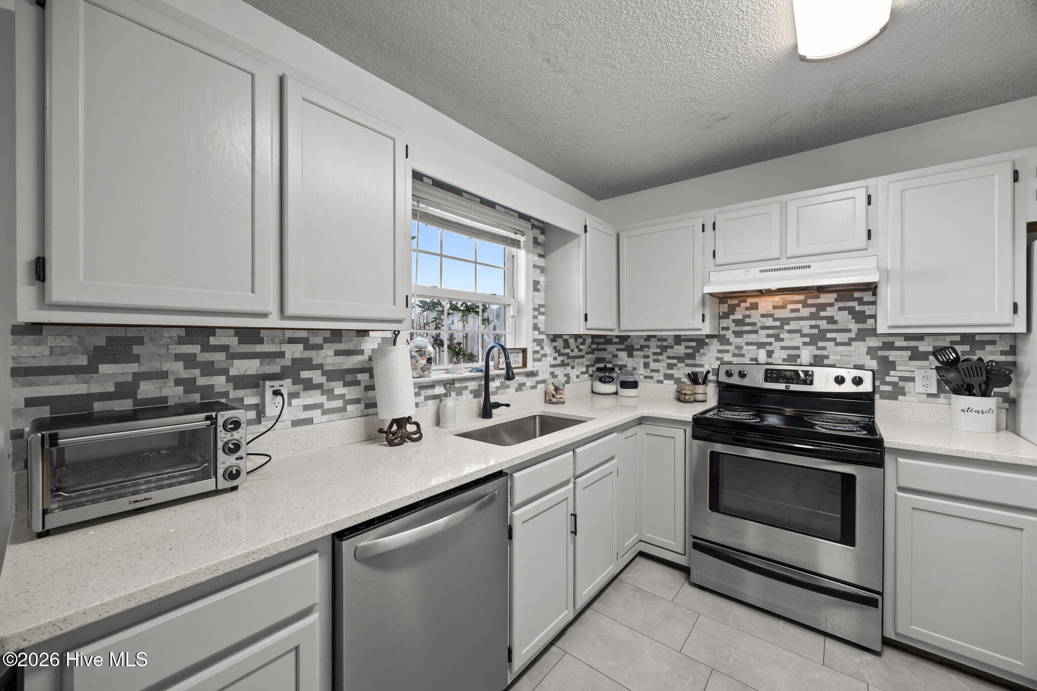 100551976 | Photo 12