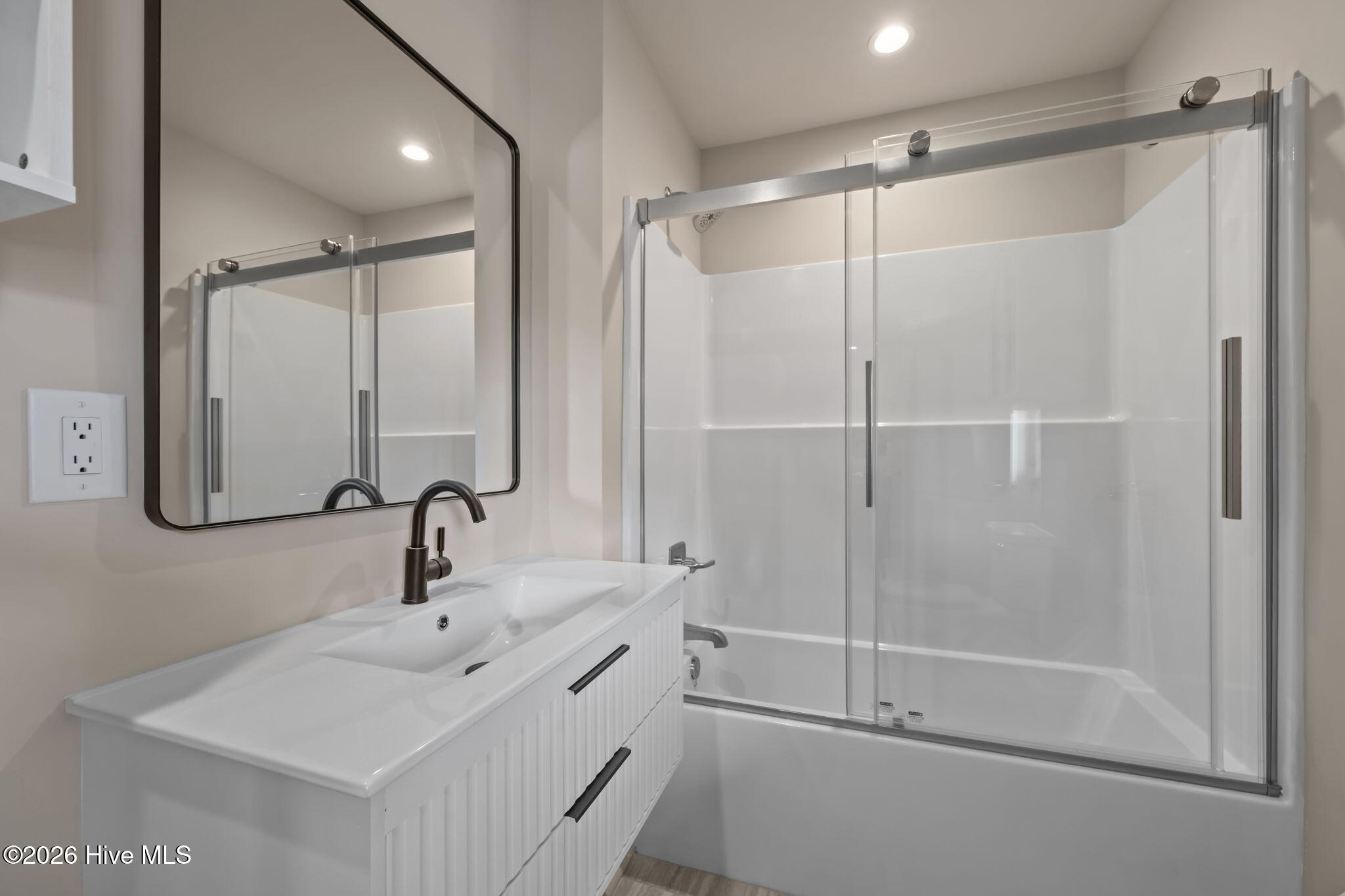 100552191 | Photo 115