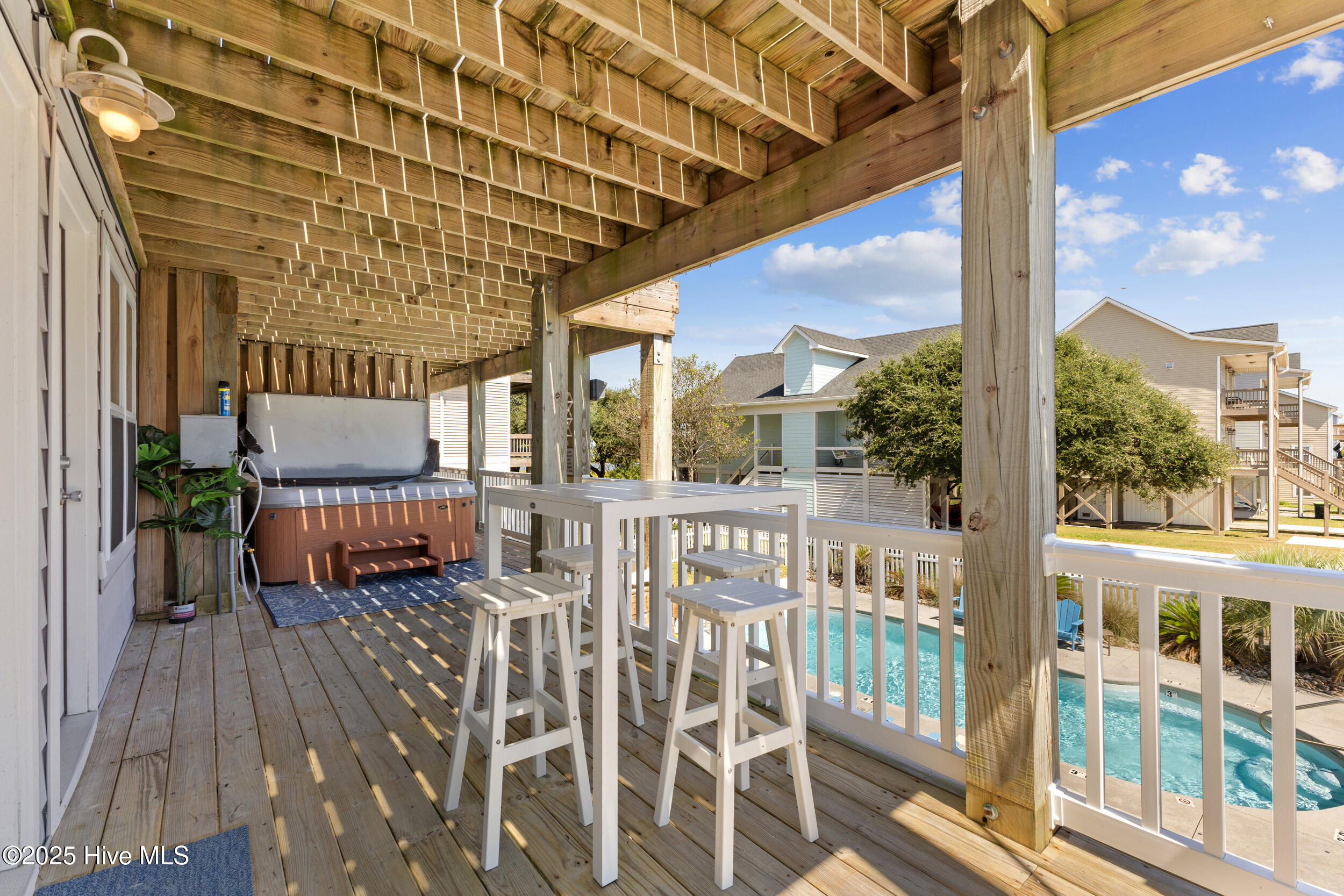 100532541 | Photo 51