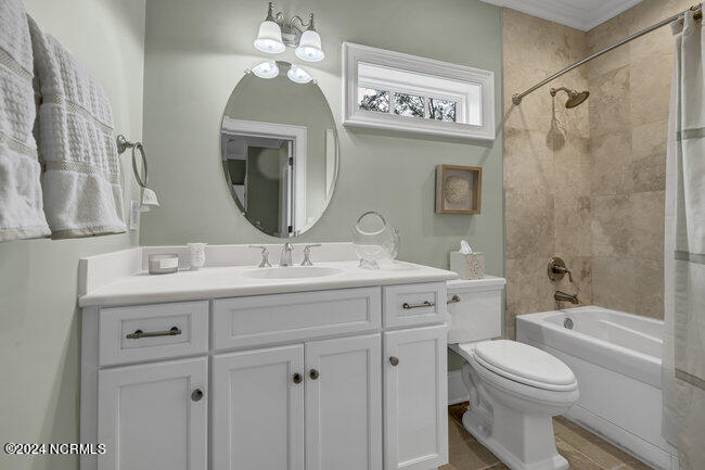 100543138 | Photo 45