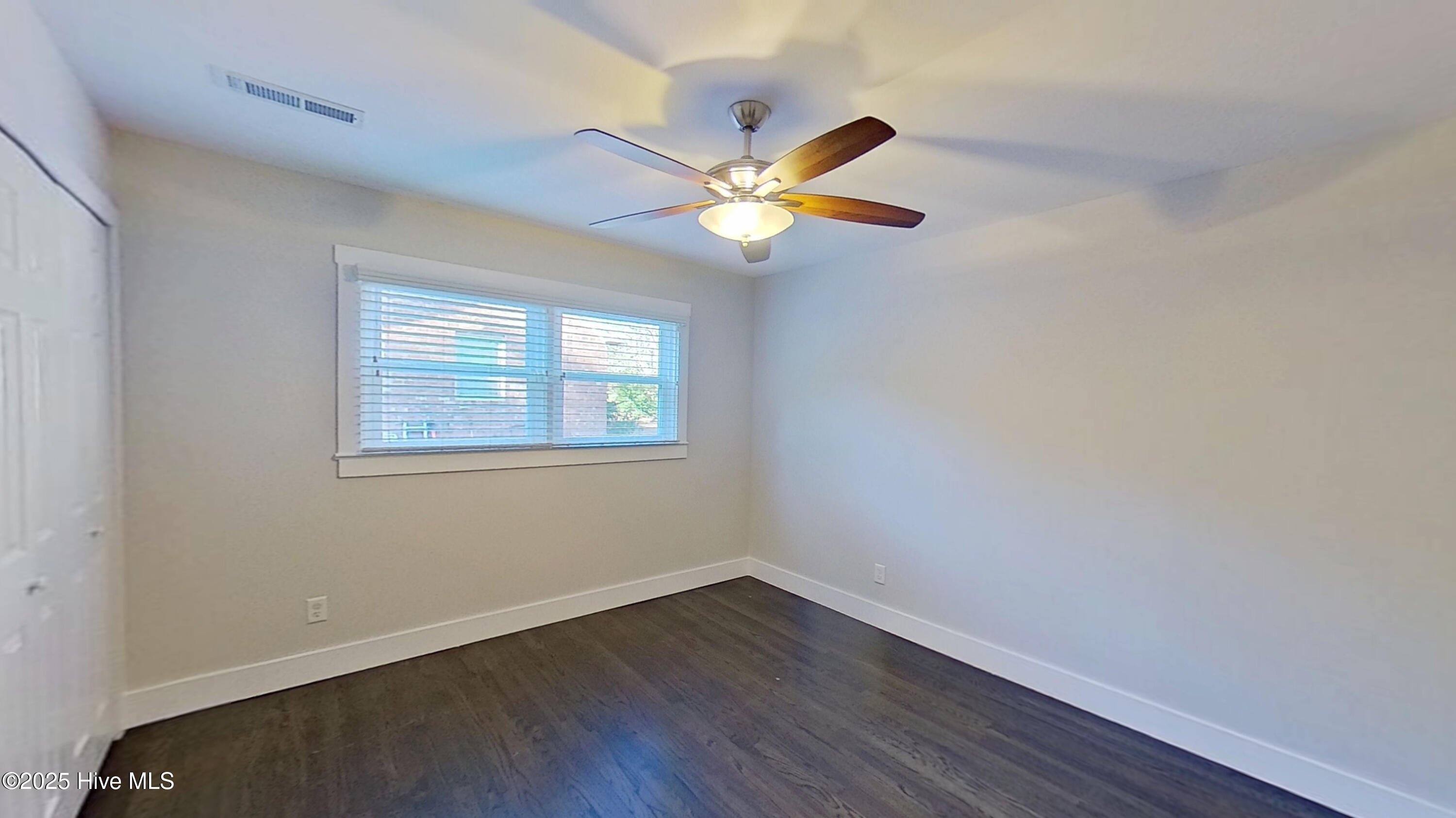 100541307 | Photo 24