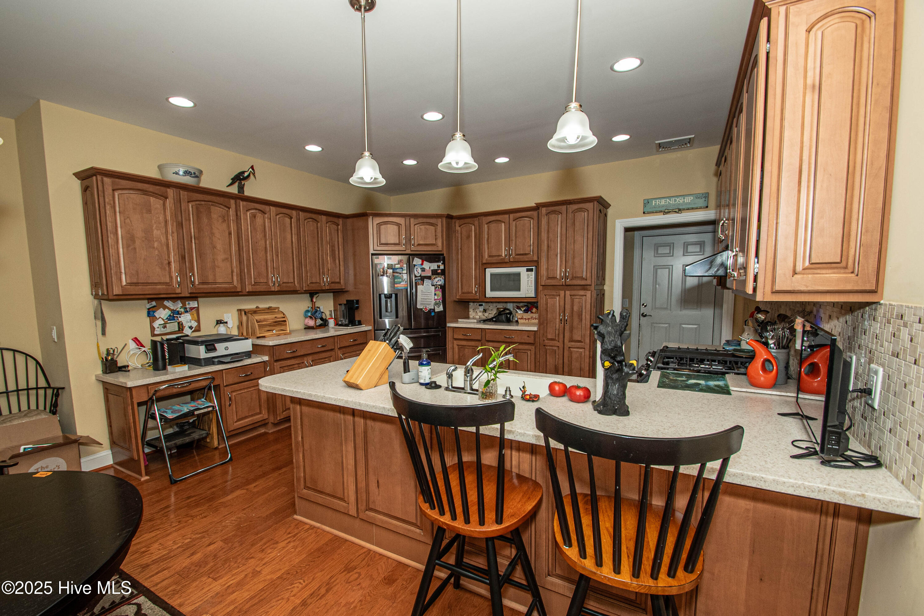 100544337 | Photo 23