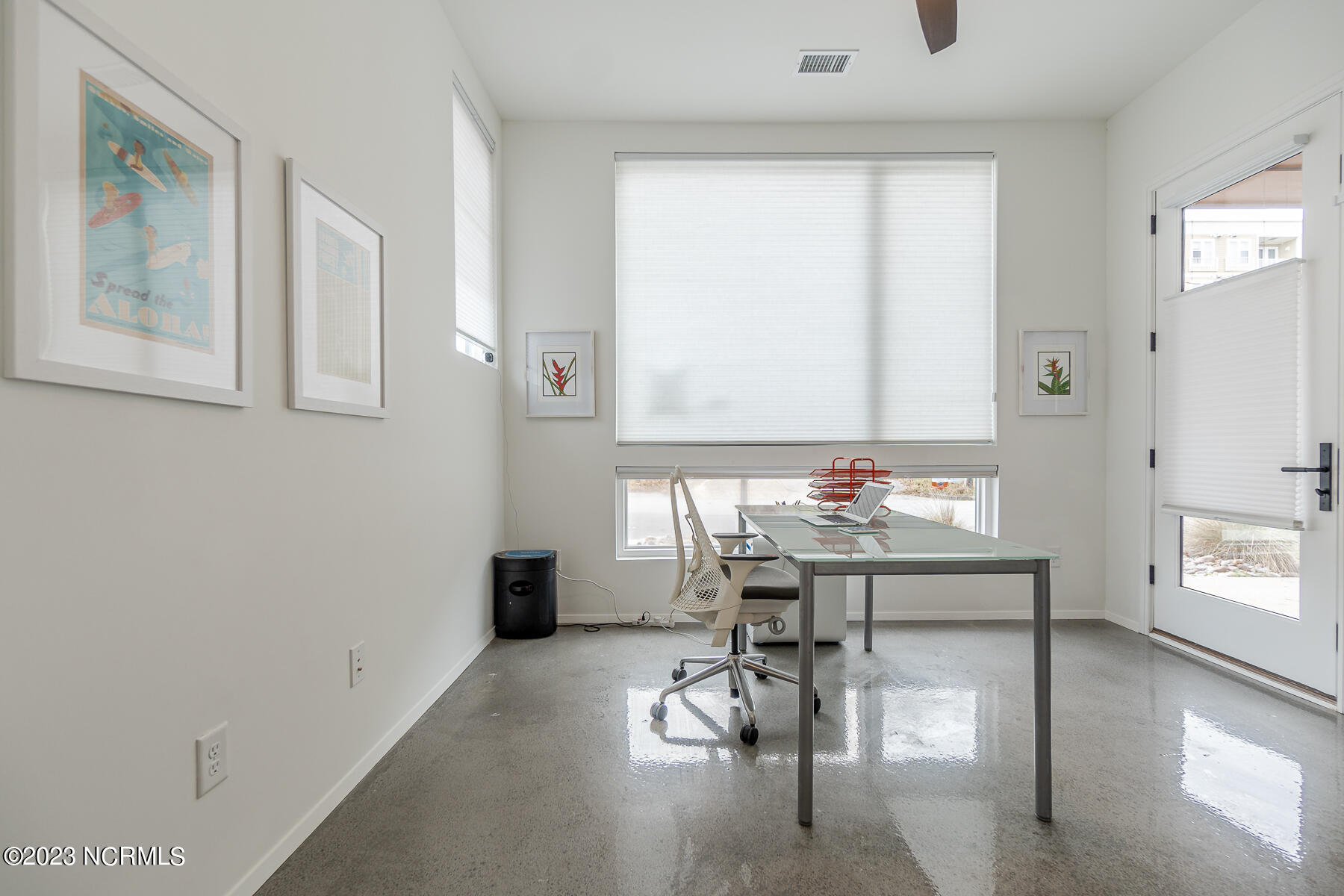 100552304 | Photo 23