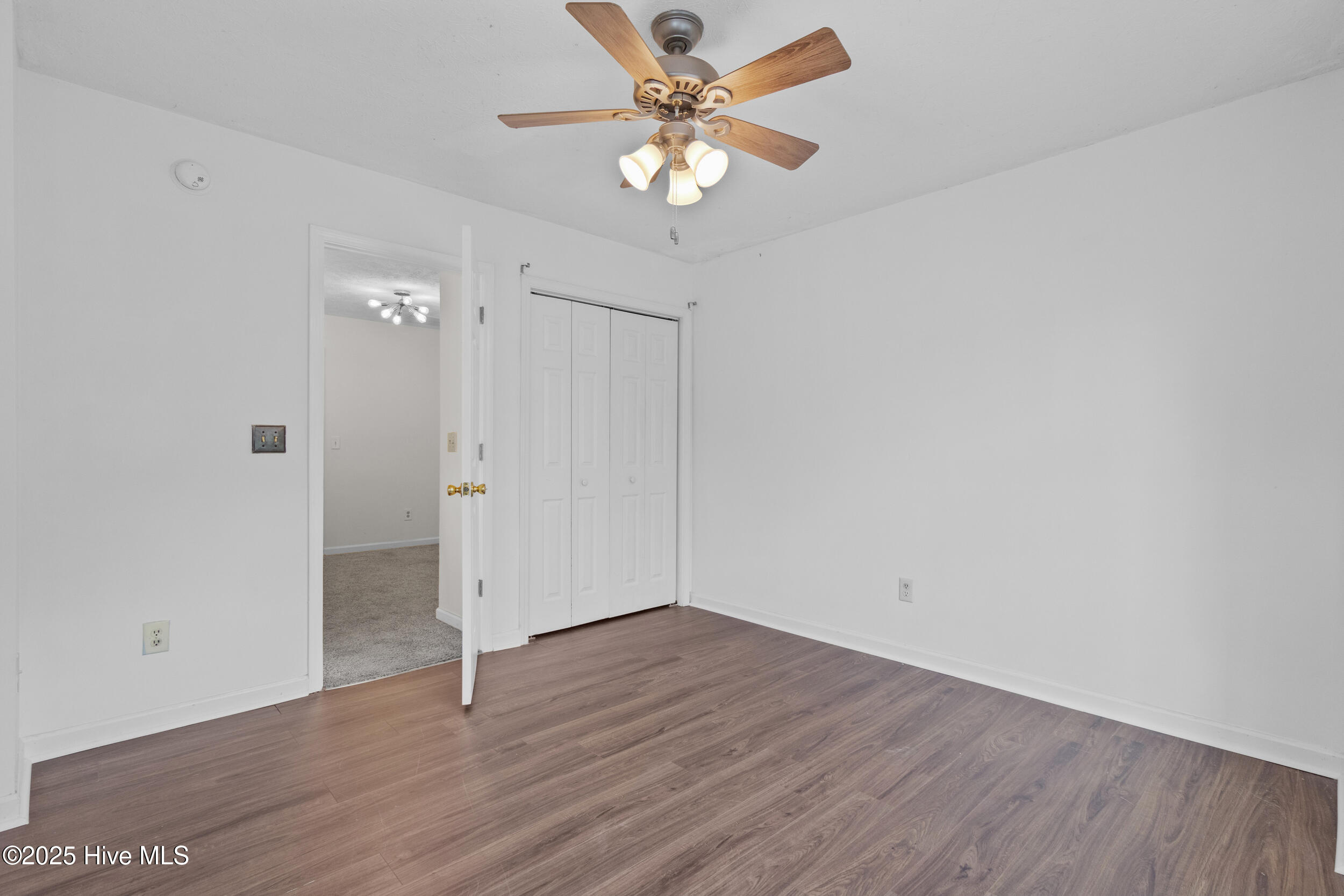 100531865 | Photo 30