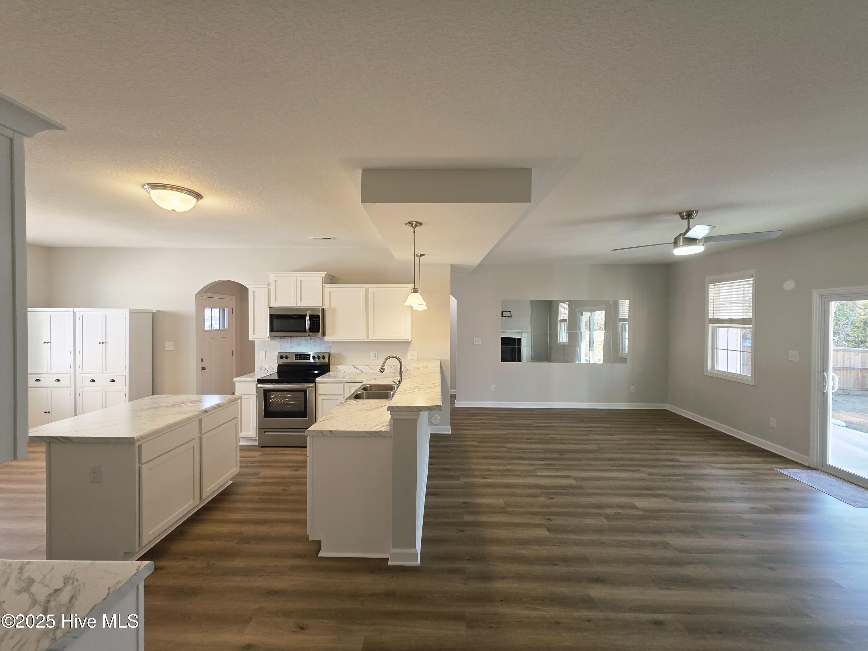 100545567 | Photo 10