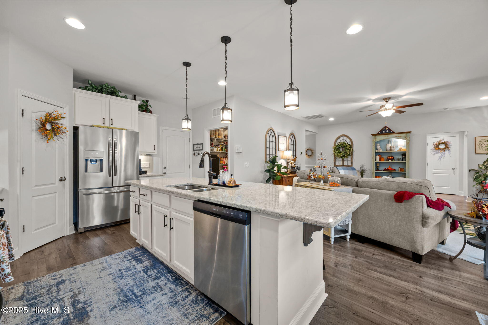 100544271 | Photo 31