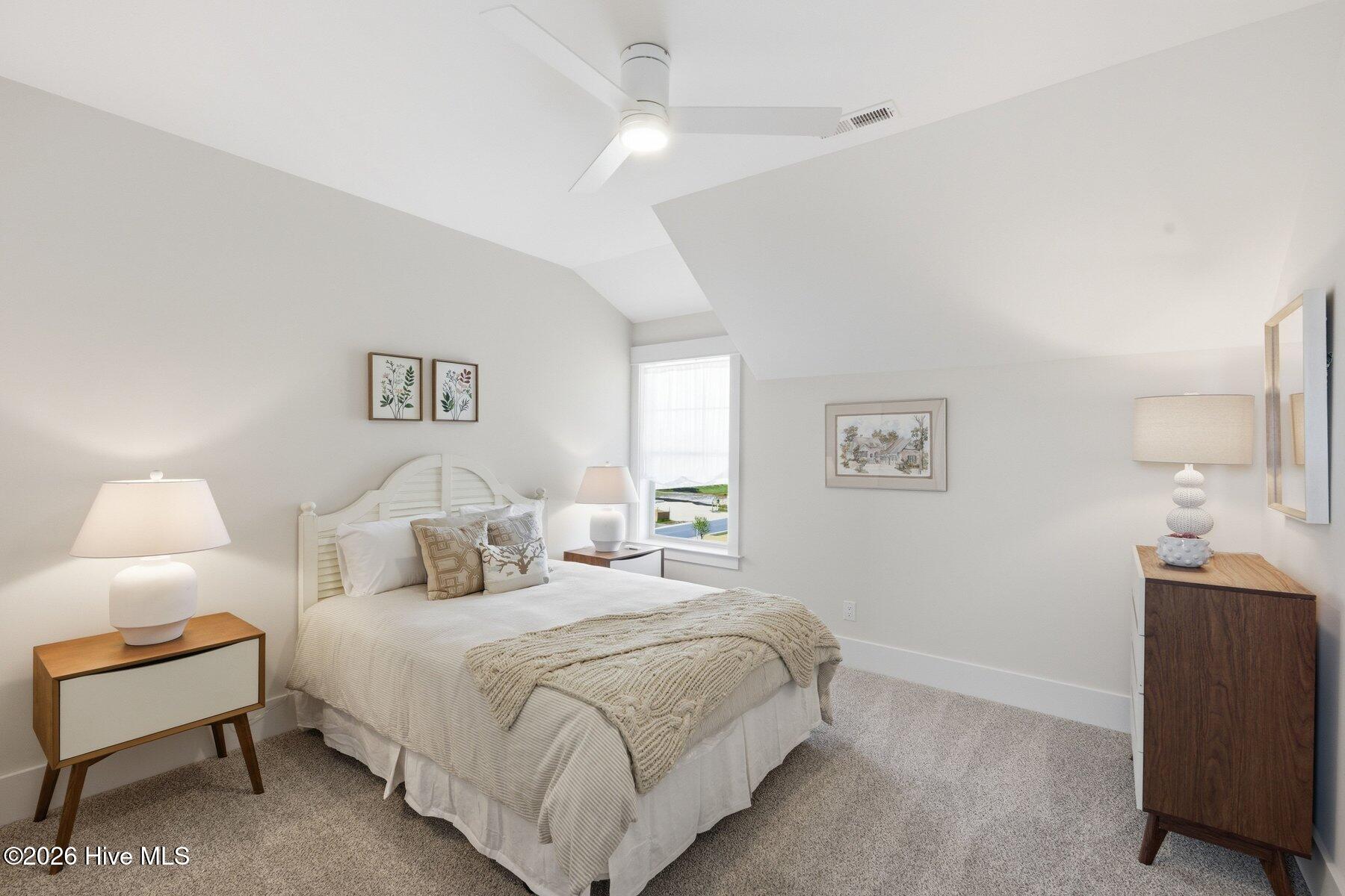 100490520 | Photo 33