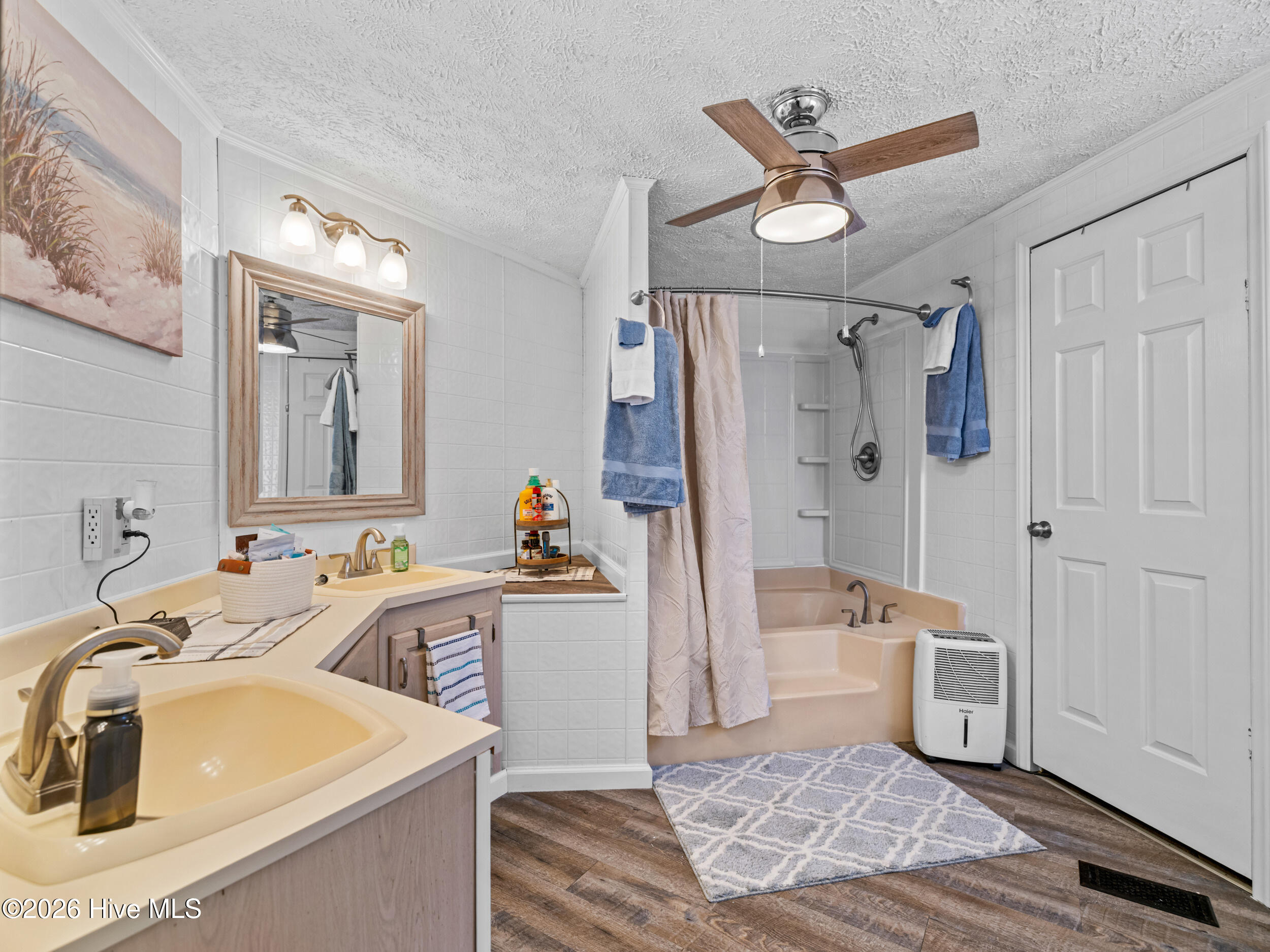 100556387 | Photo 31