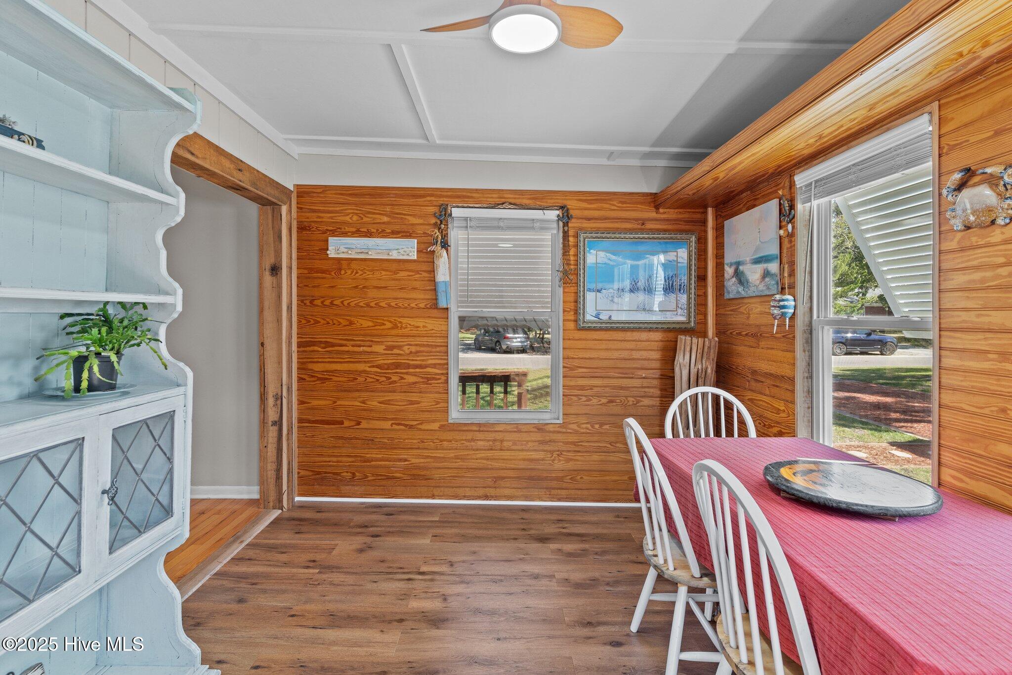 100527496 | Photo 17