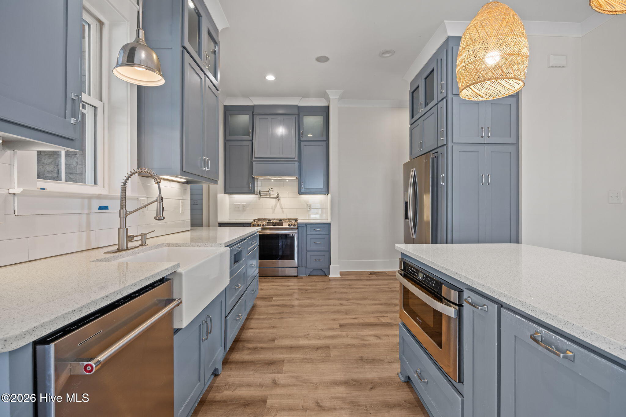 100558576 | Photo 12