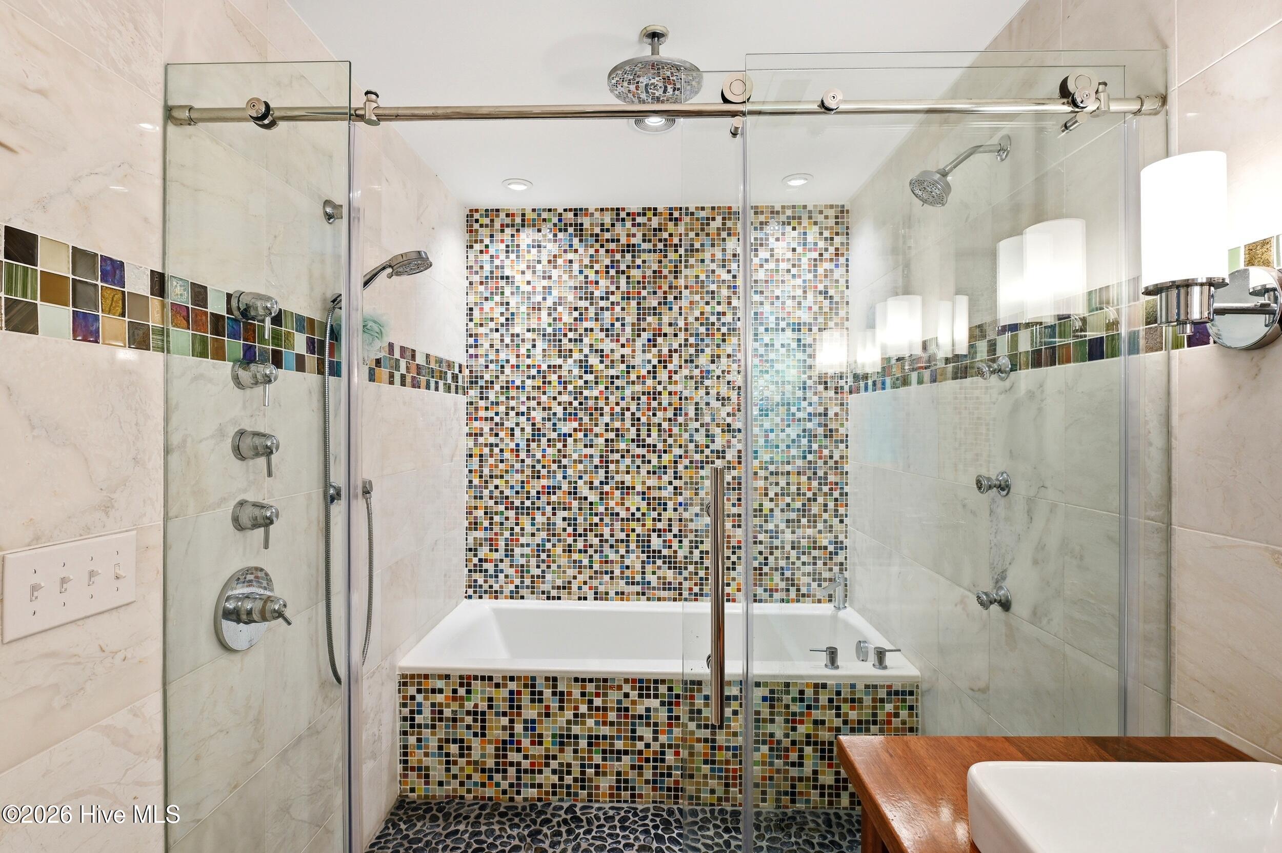 100570431 | Photo 29