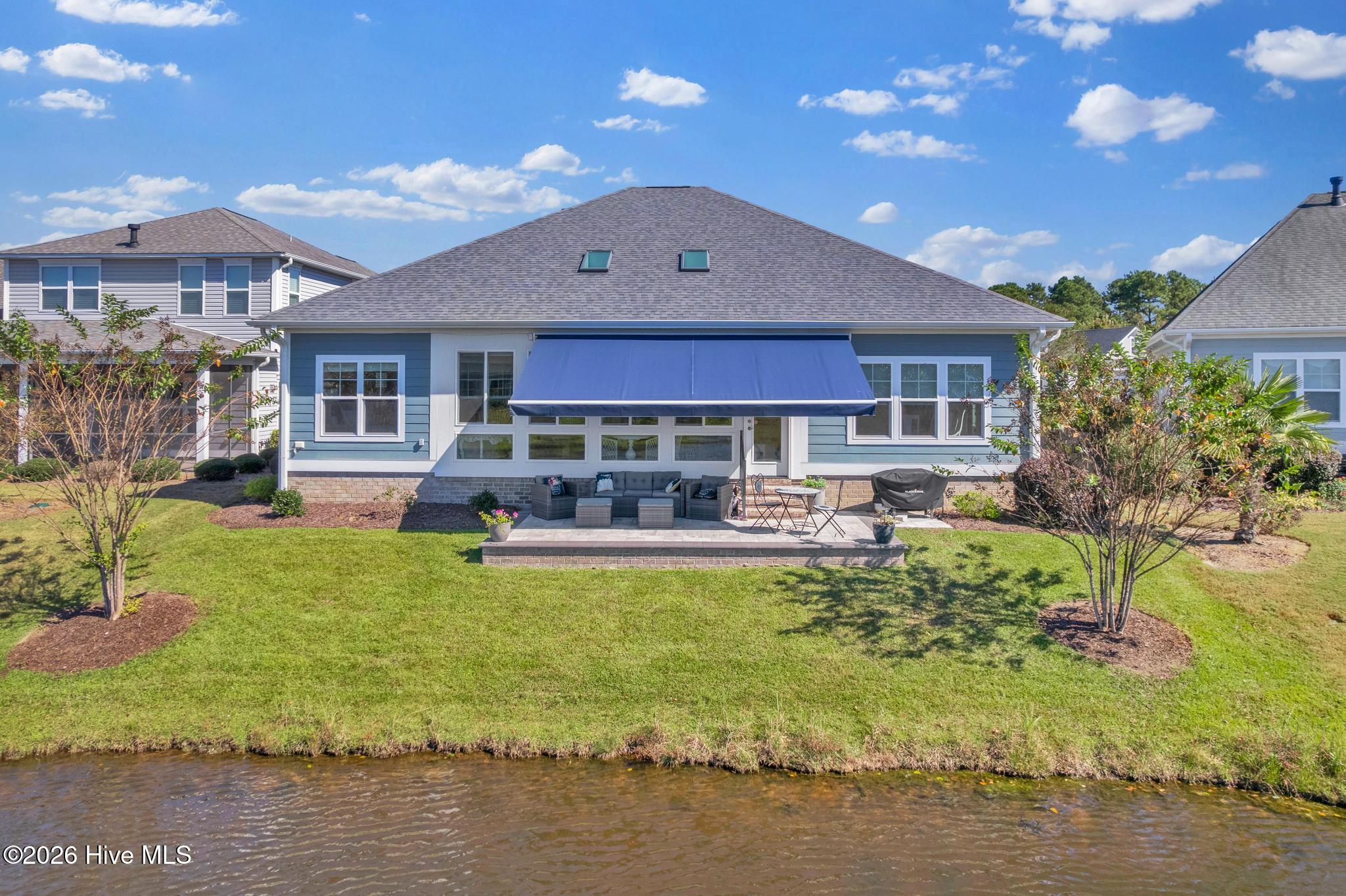 100549204 | Photo 40