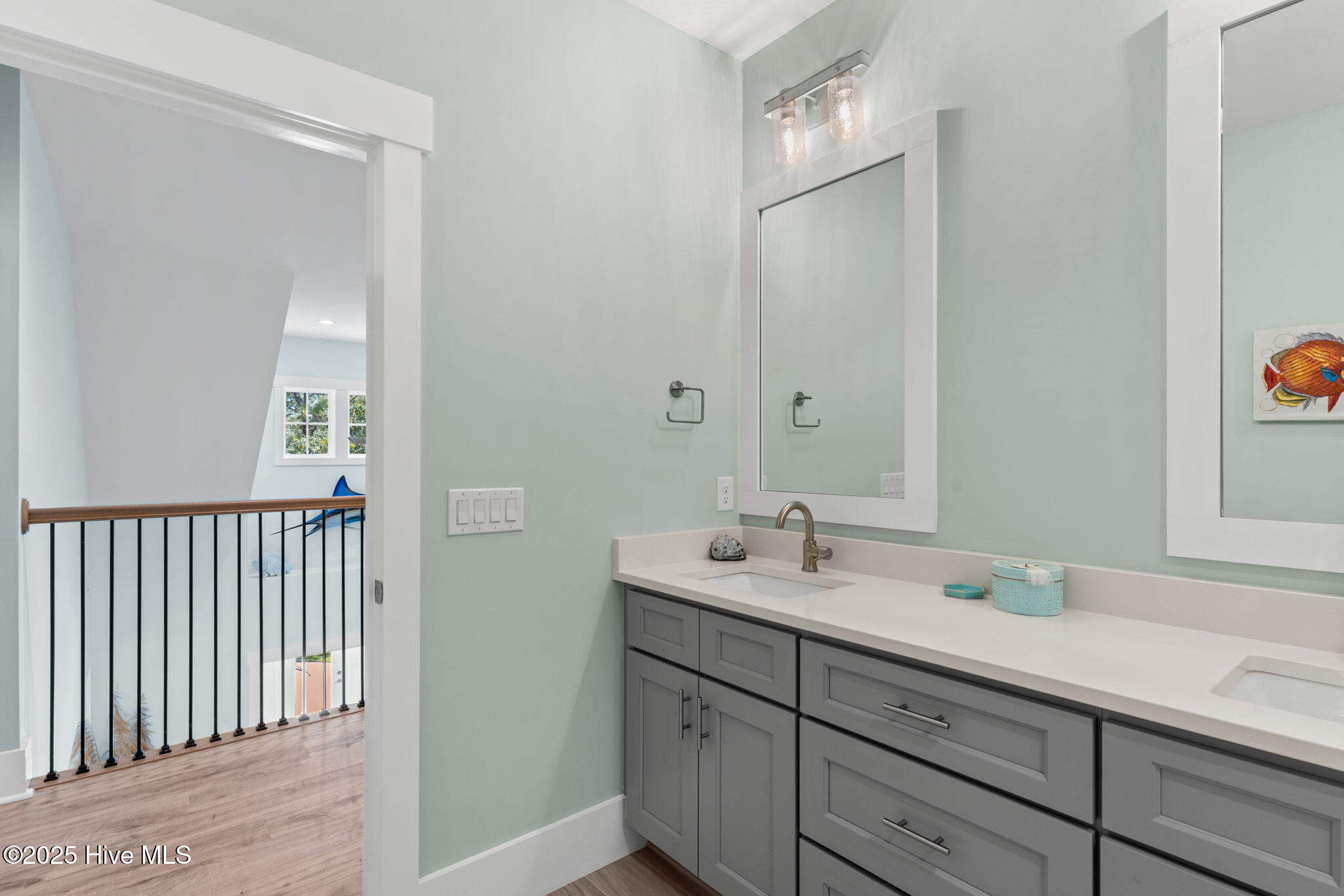 100516887 | Photo 52