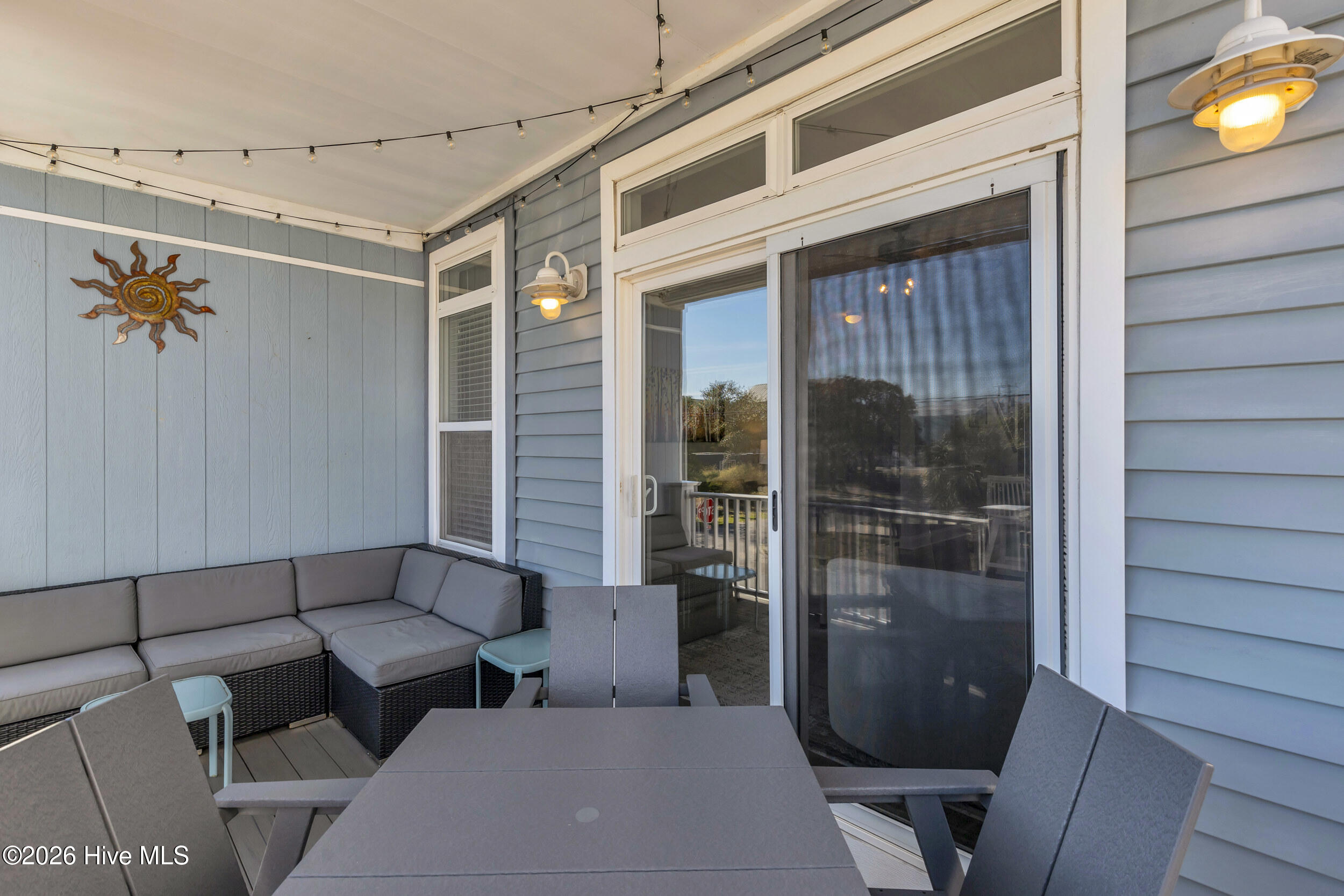 100548181 | Photo 26