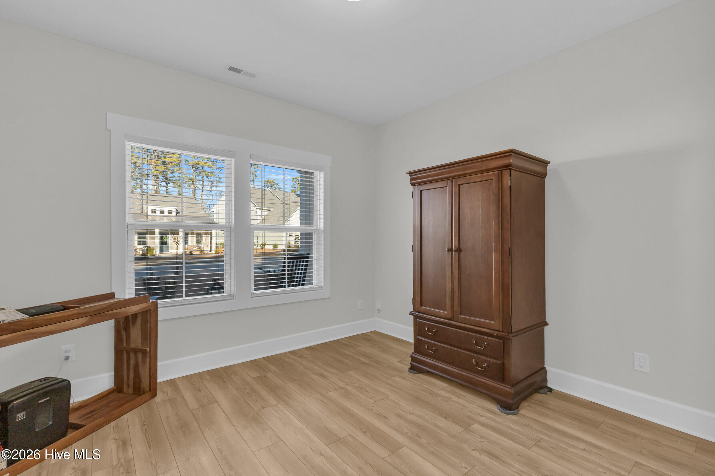 100550757 | Photo 25