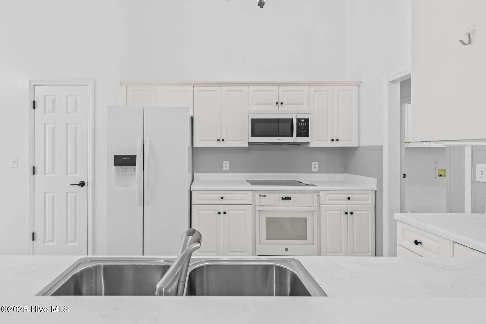 100544064 | Photo 19