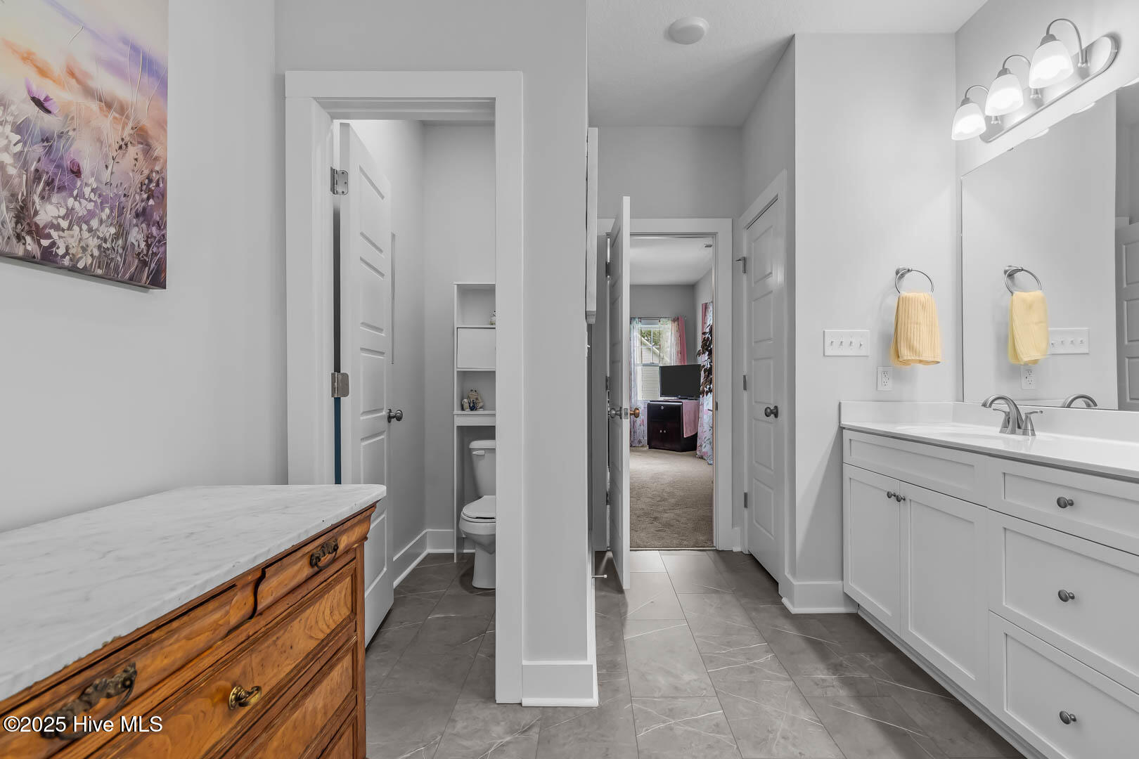 100544097 | Photo 45