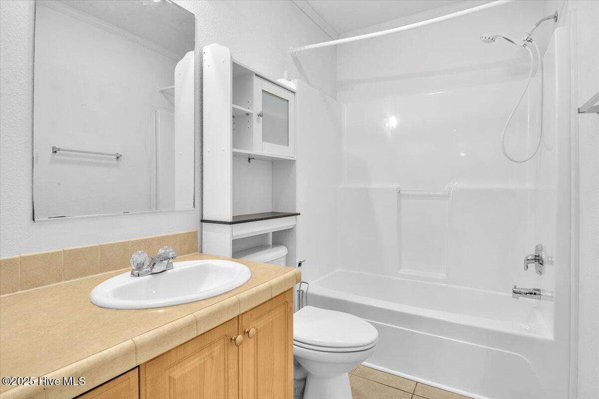 100543135 | Photo 27