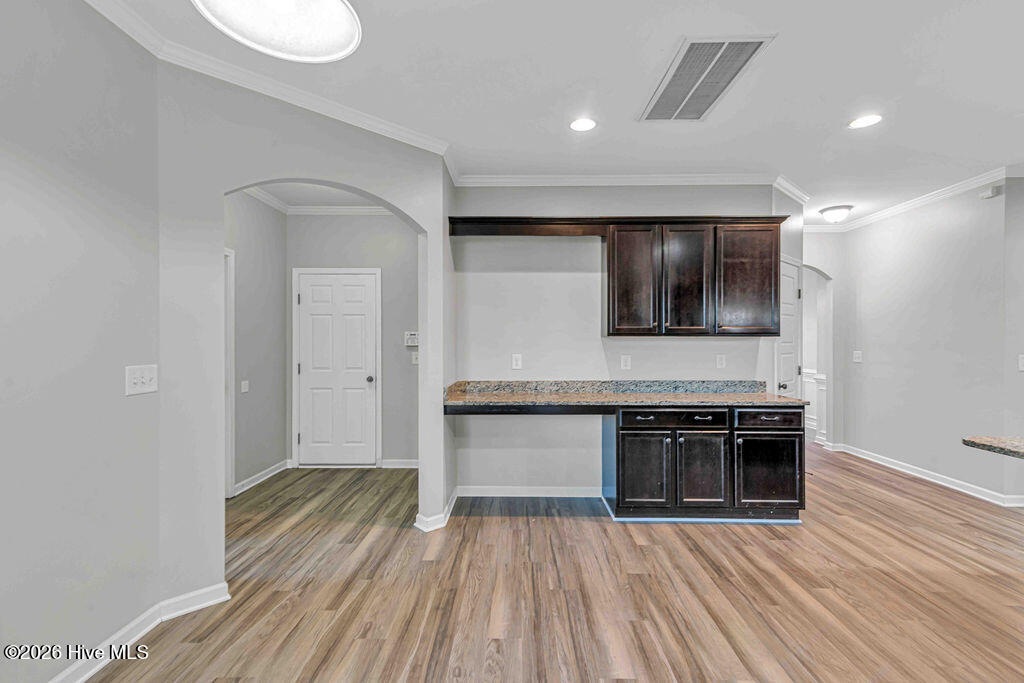 100548964 | Photo 16