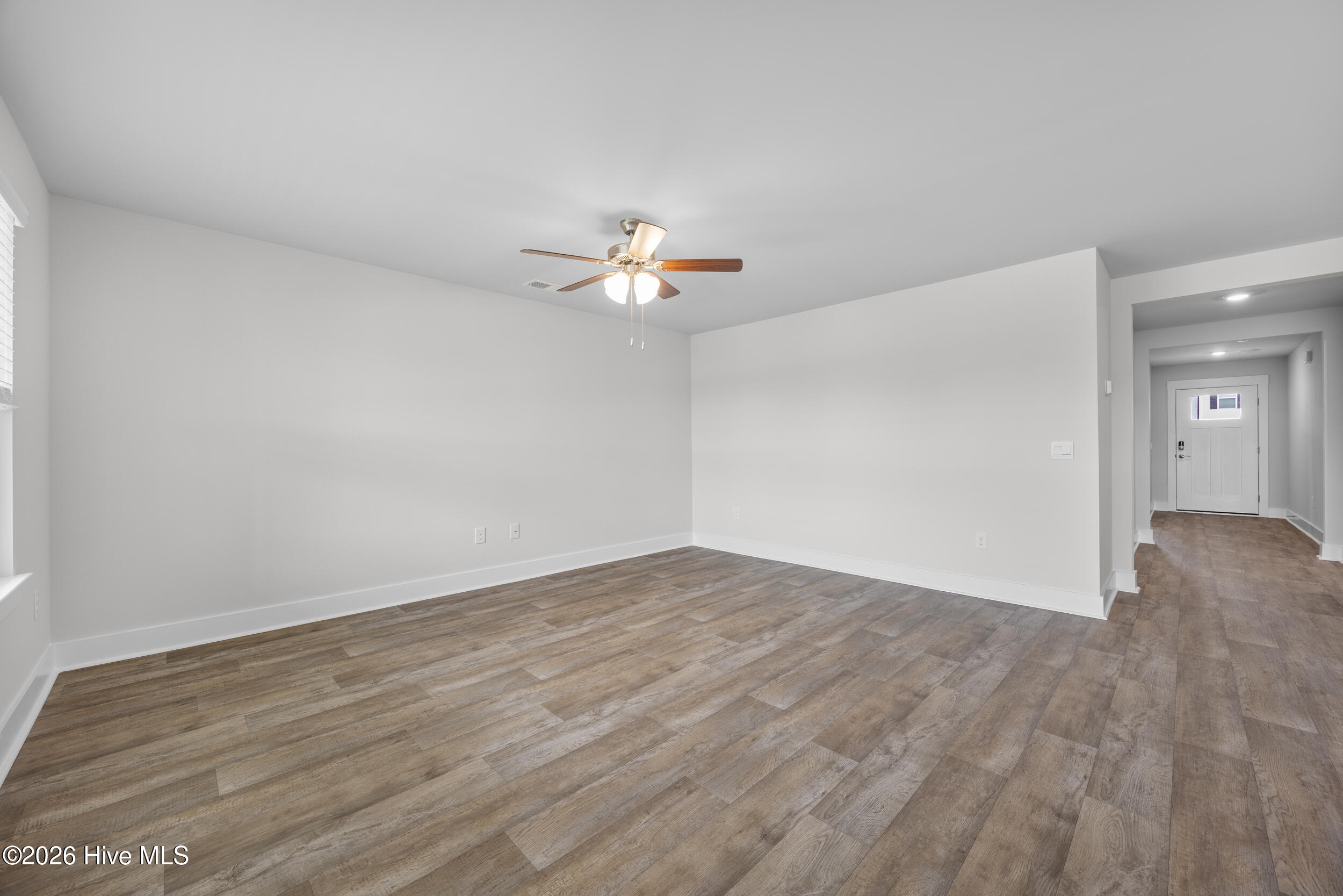 100563426 | Photo 22