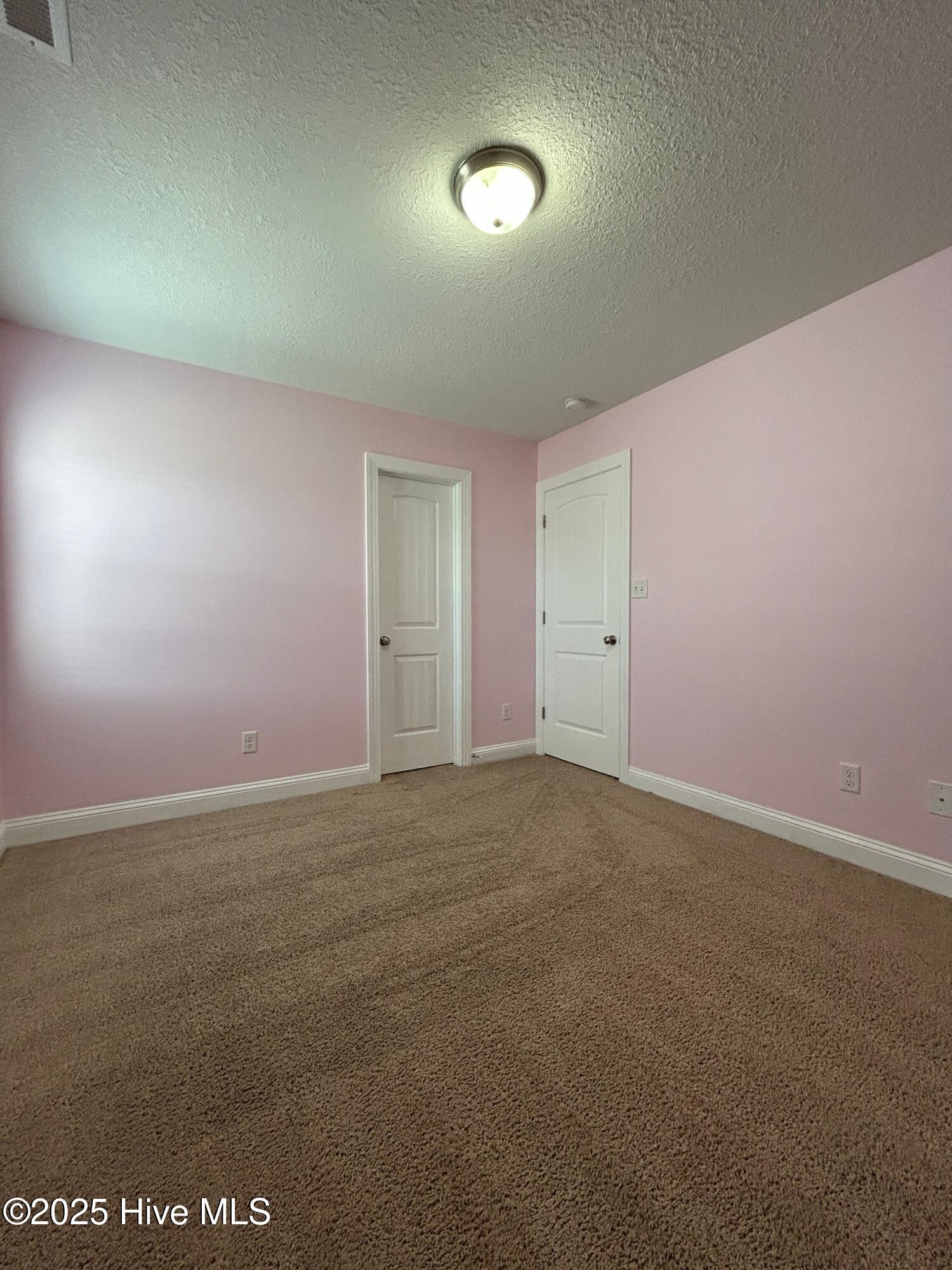 100528484 | Photo 36