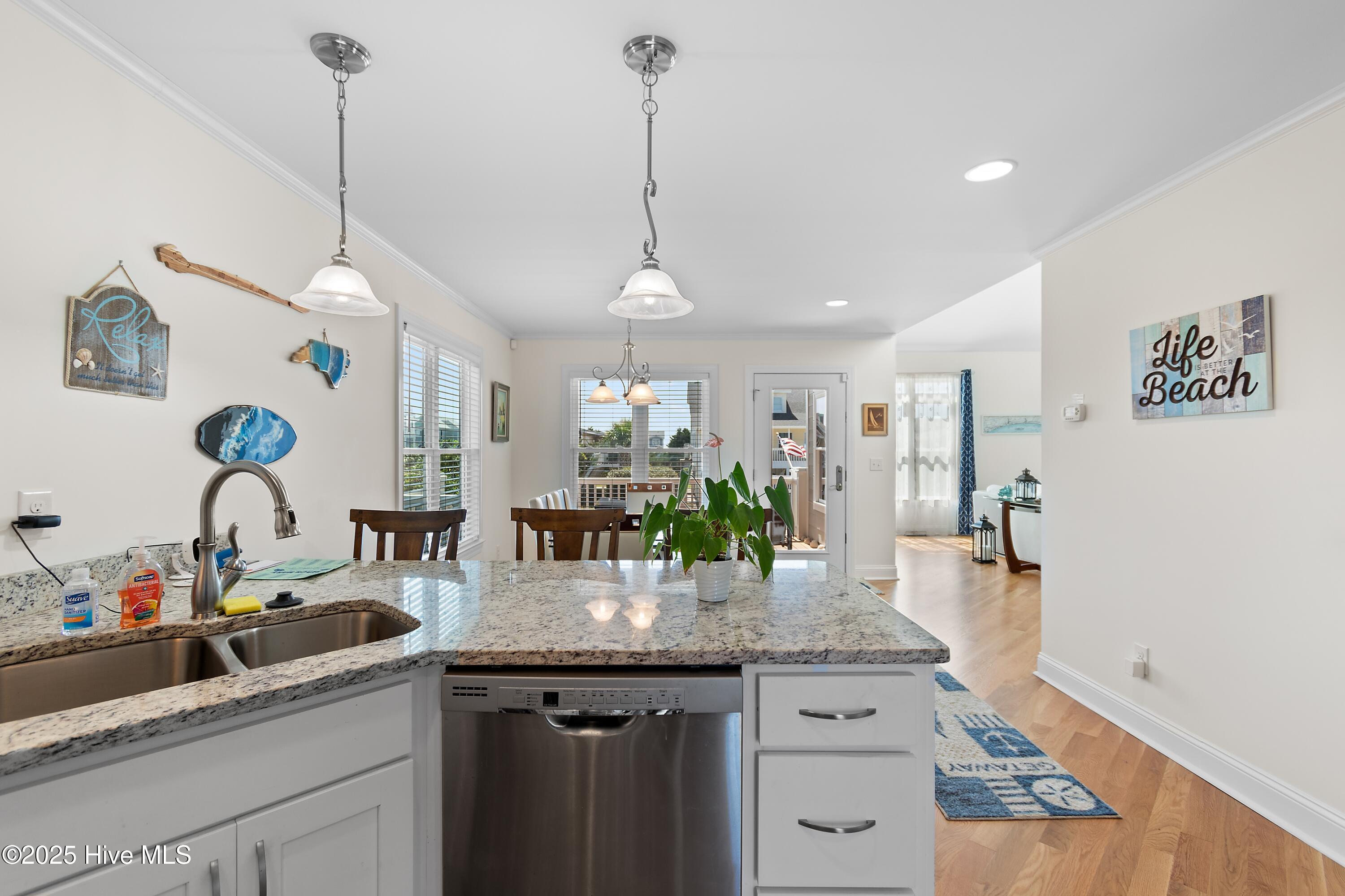 100534441 | Photo 17