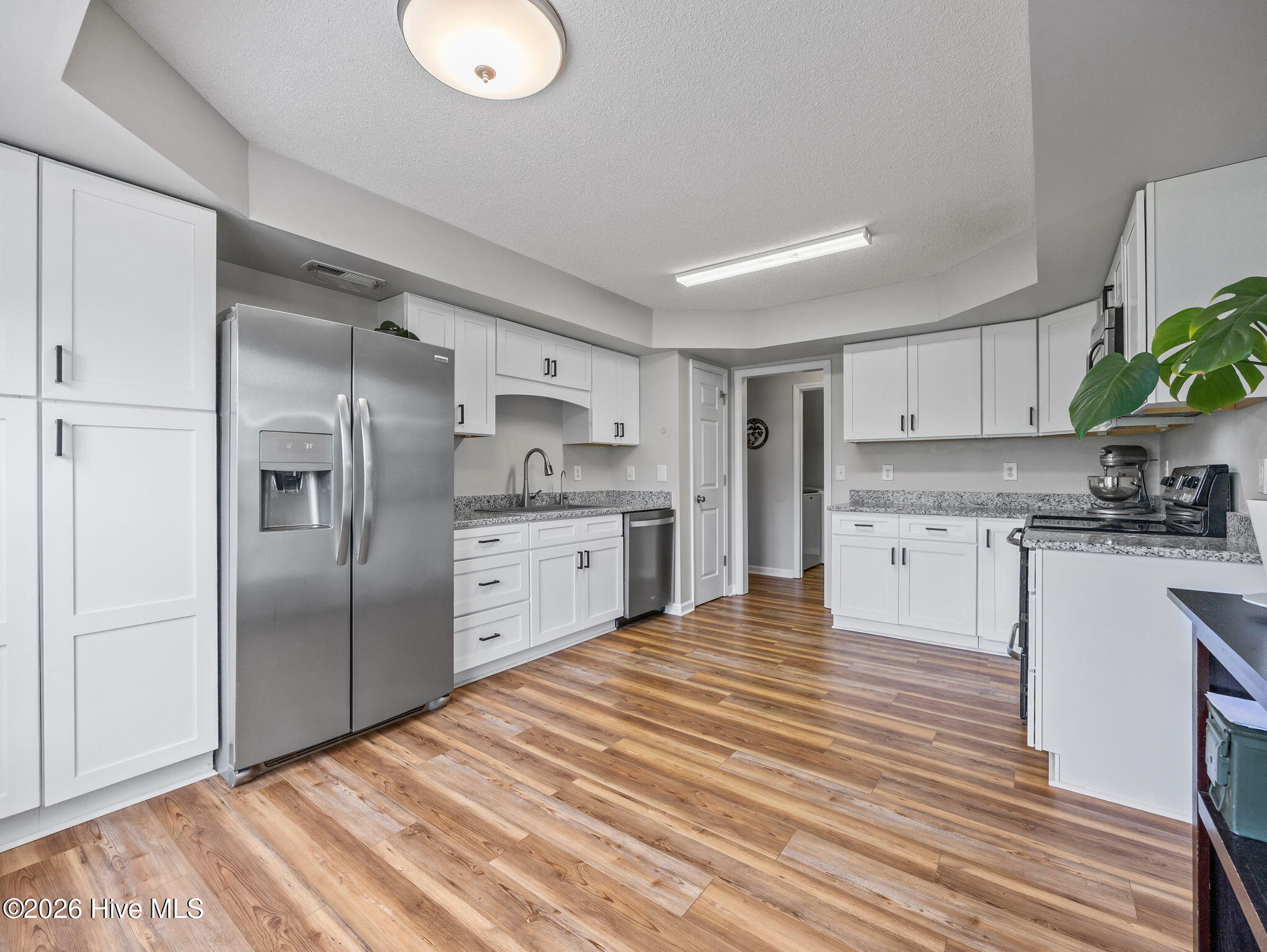 100566884 | Photo 18