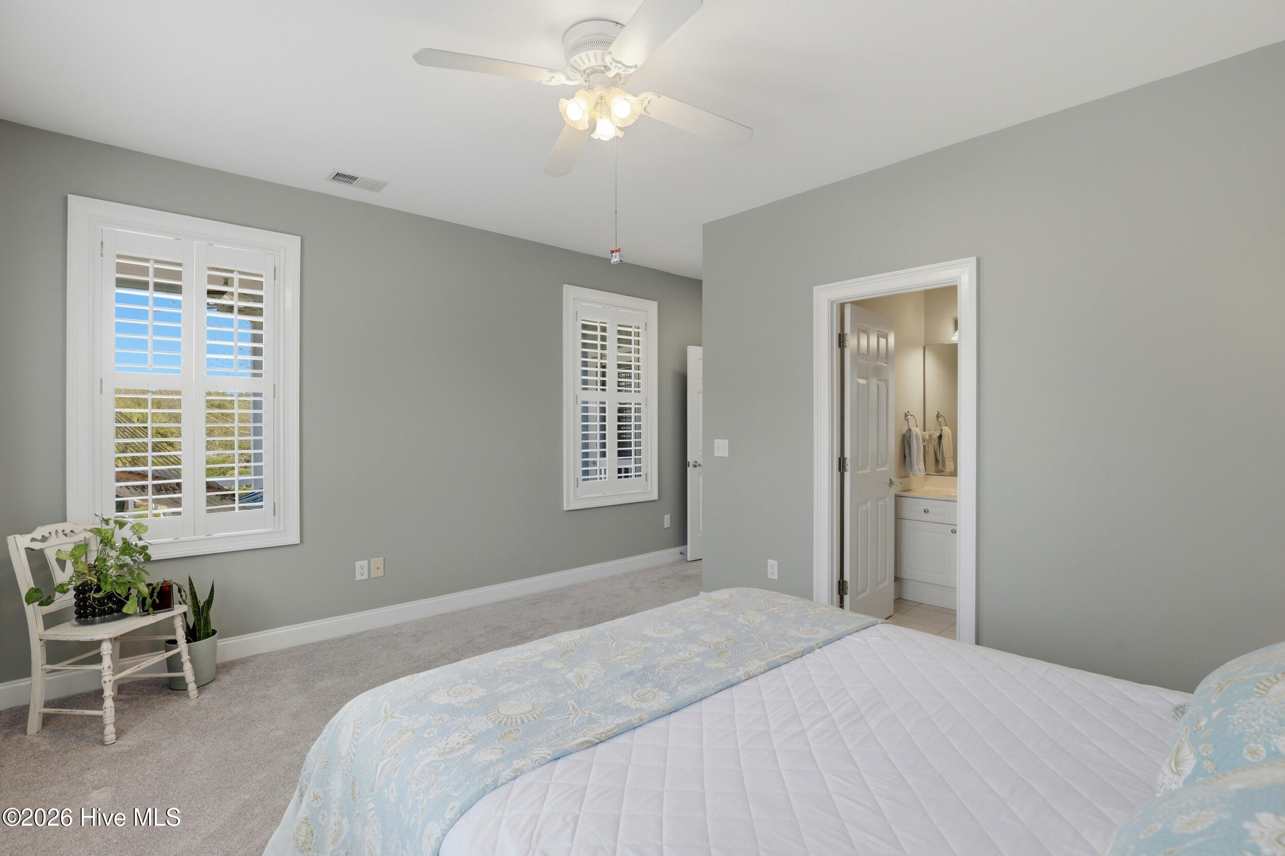 100559710 | Photo 46