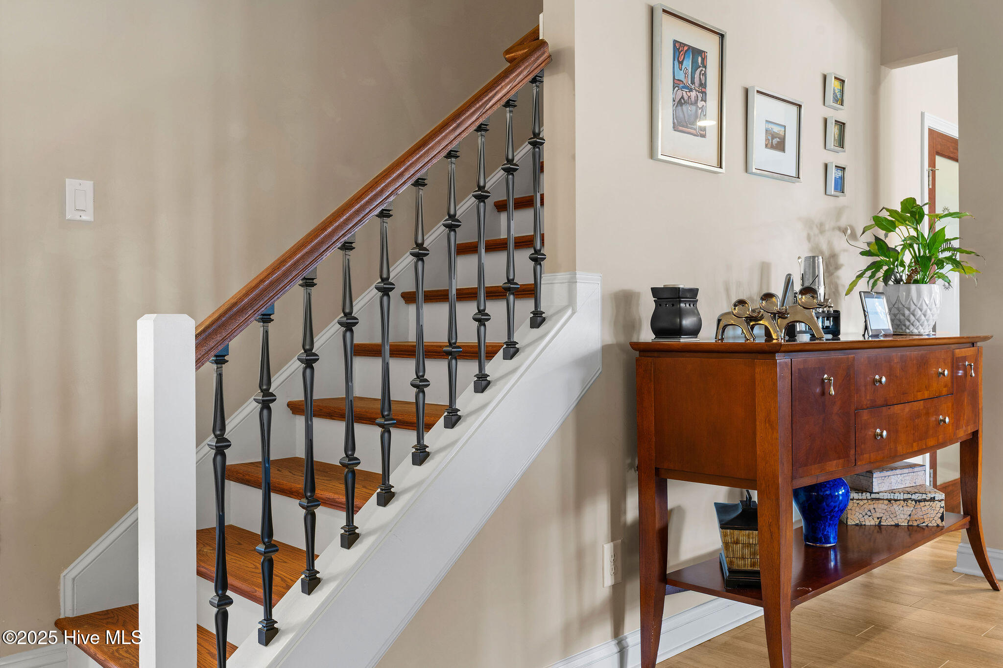 100531104 | Photo 42