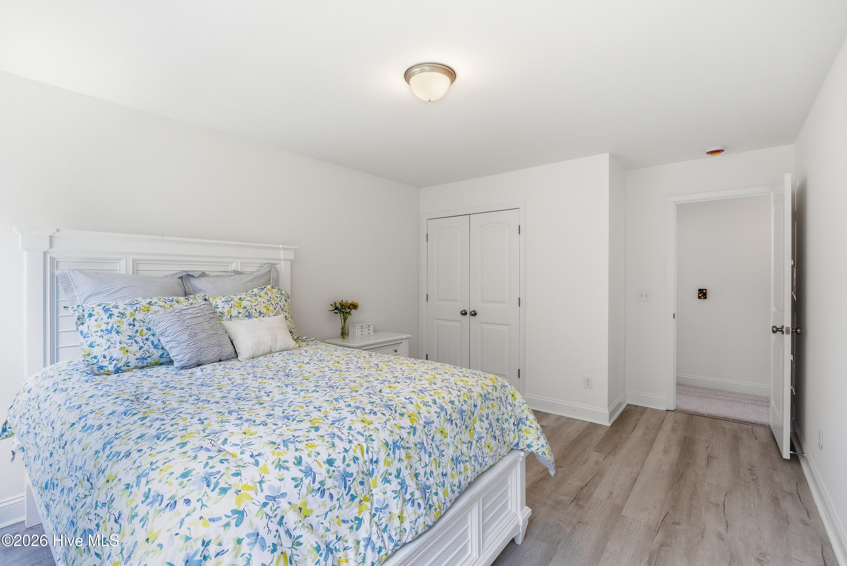 100563576 | Photo 40