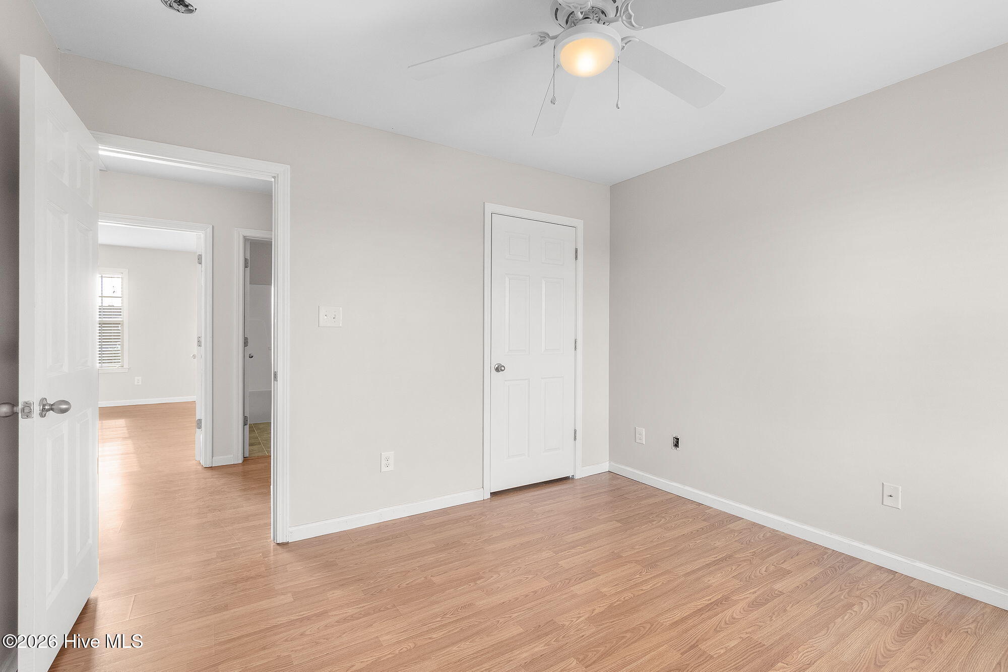 100569536 | Photo 15