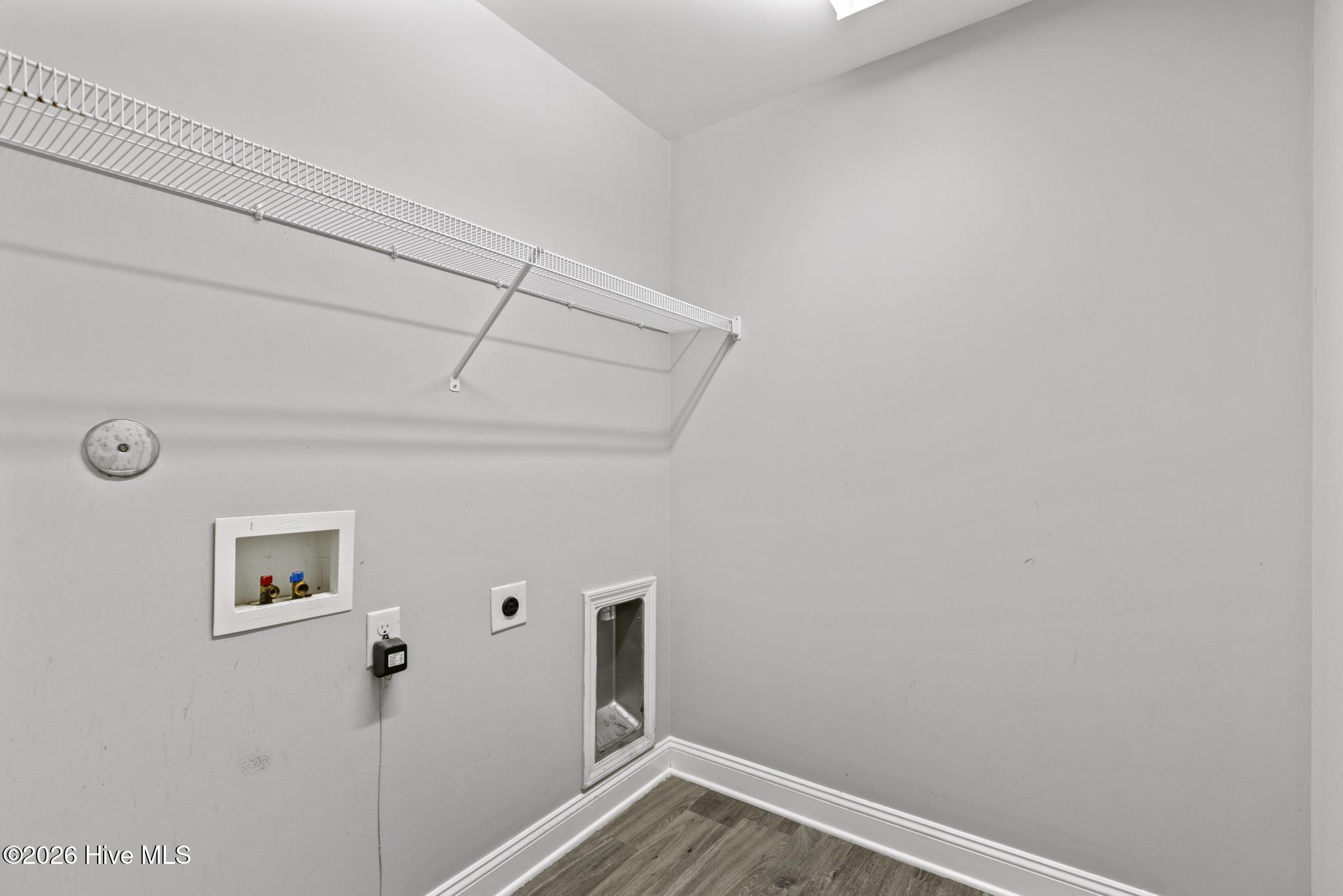 100565553 | Photo 15