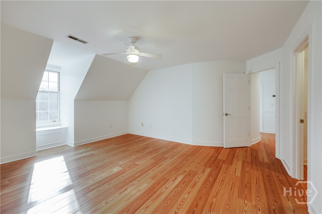 Upstairs Bedroom 1