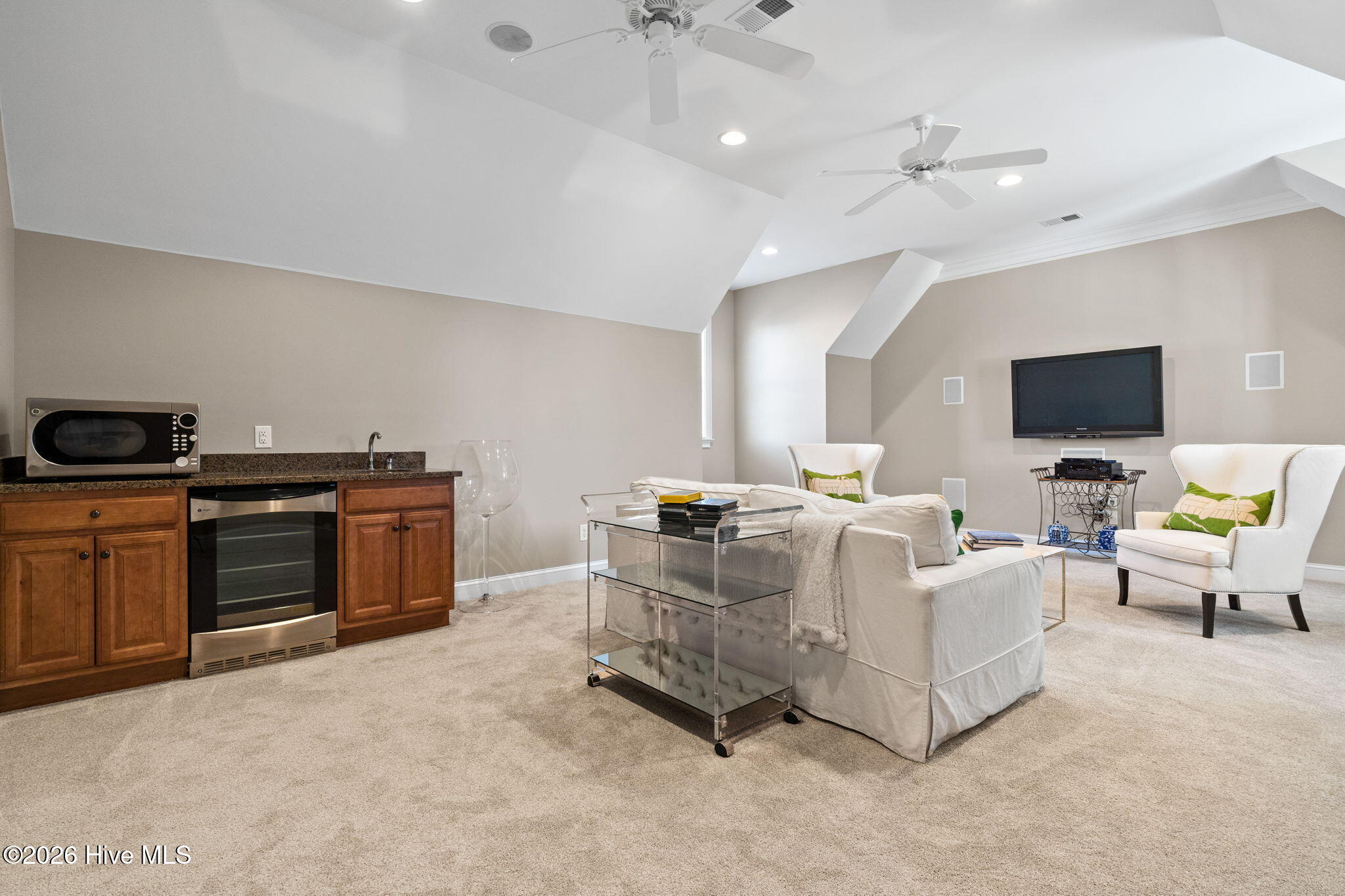 100559683 | Photo 48