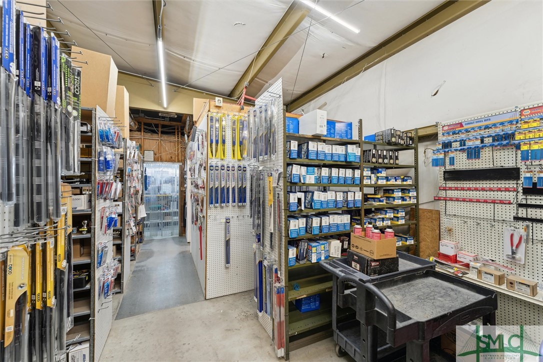 1564 Dean Forest Road, Savannah, GA, 31408