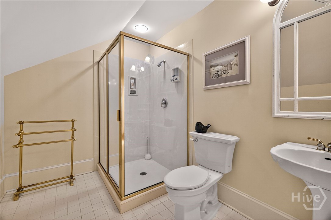Third floor full bath