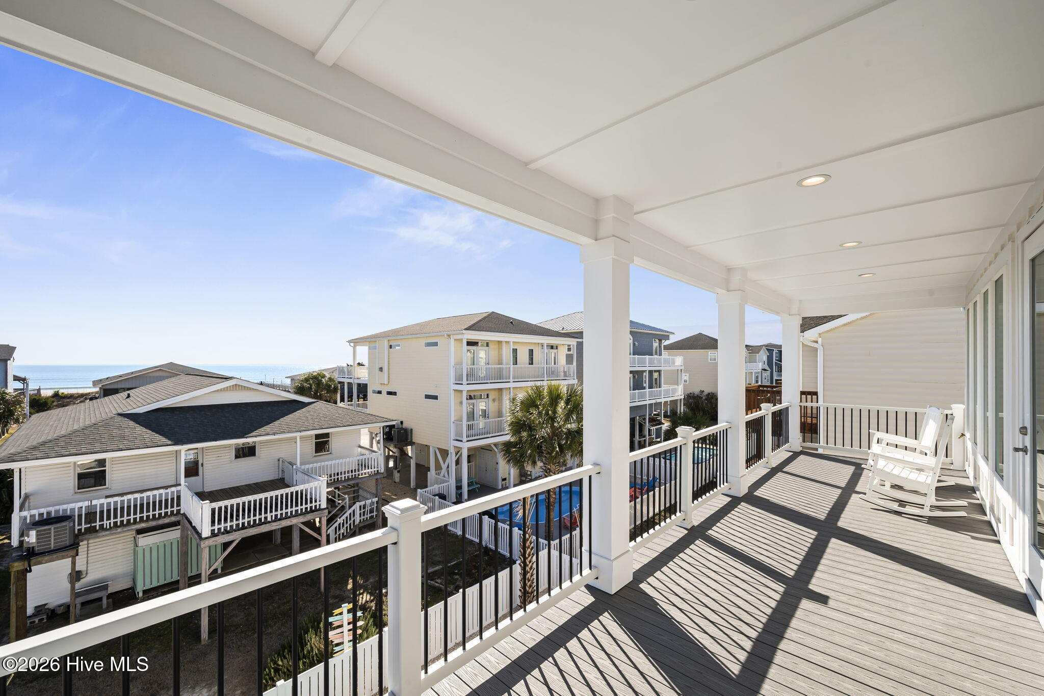 100550572 | Photo 18