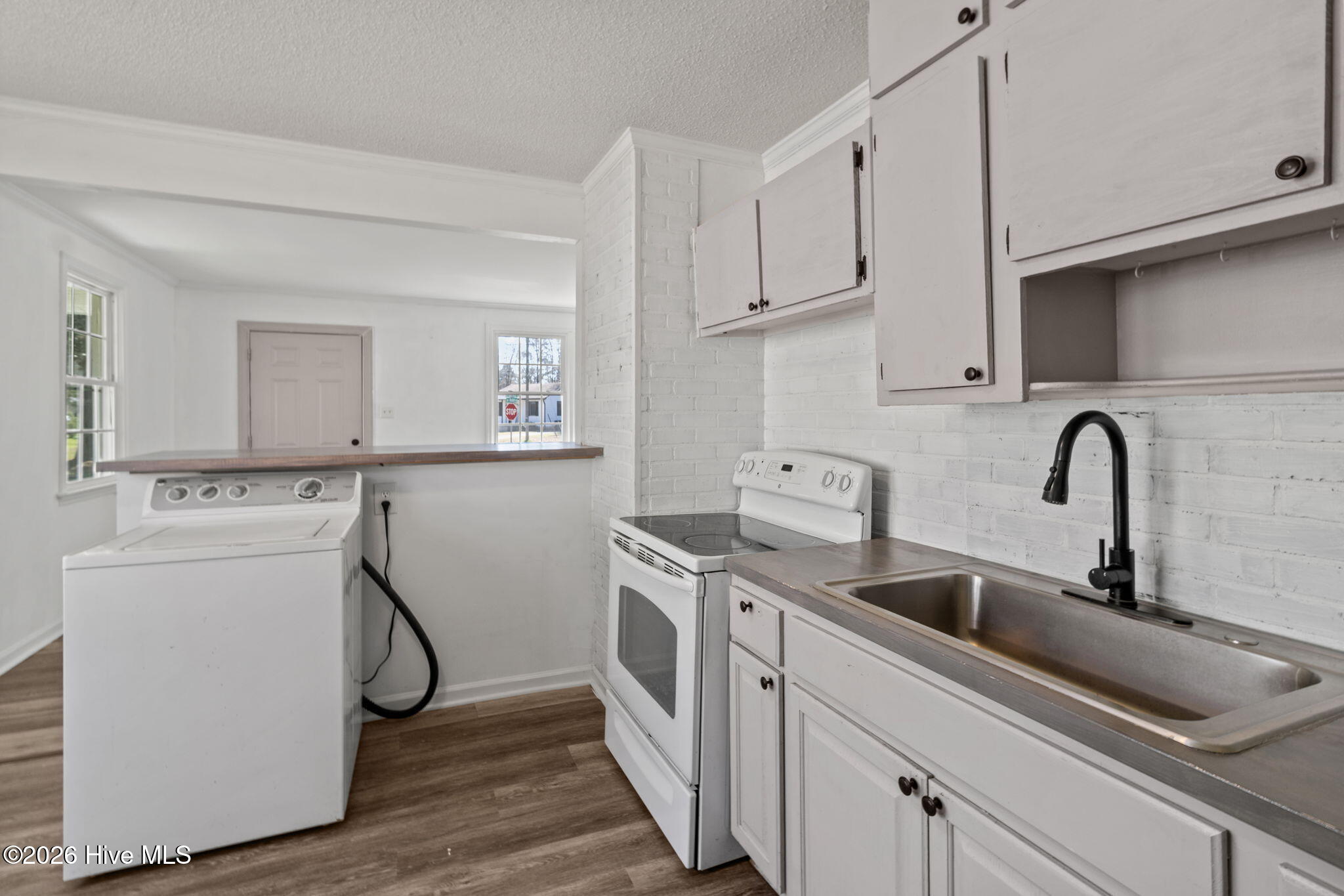 100561067 | Photo 17