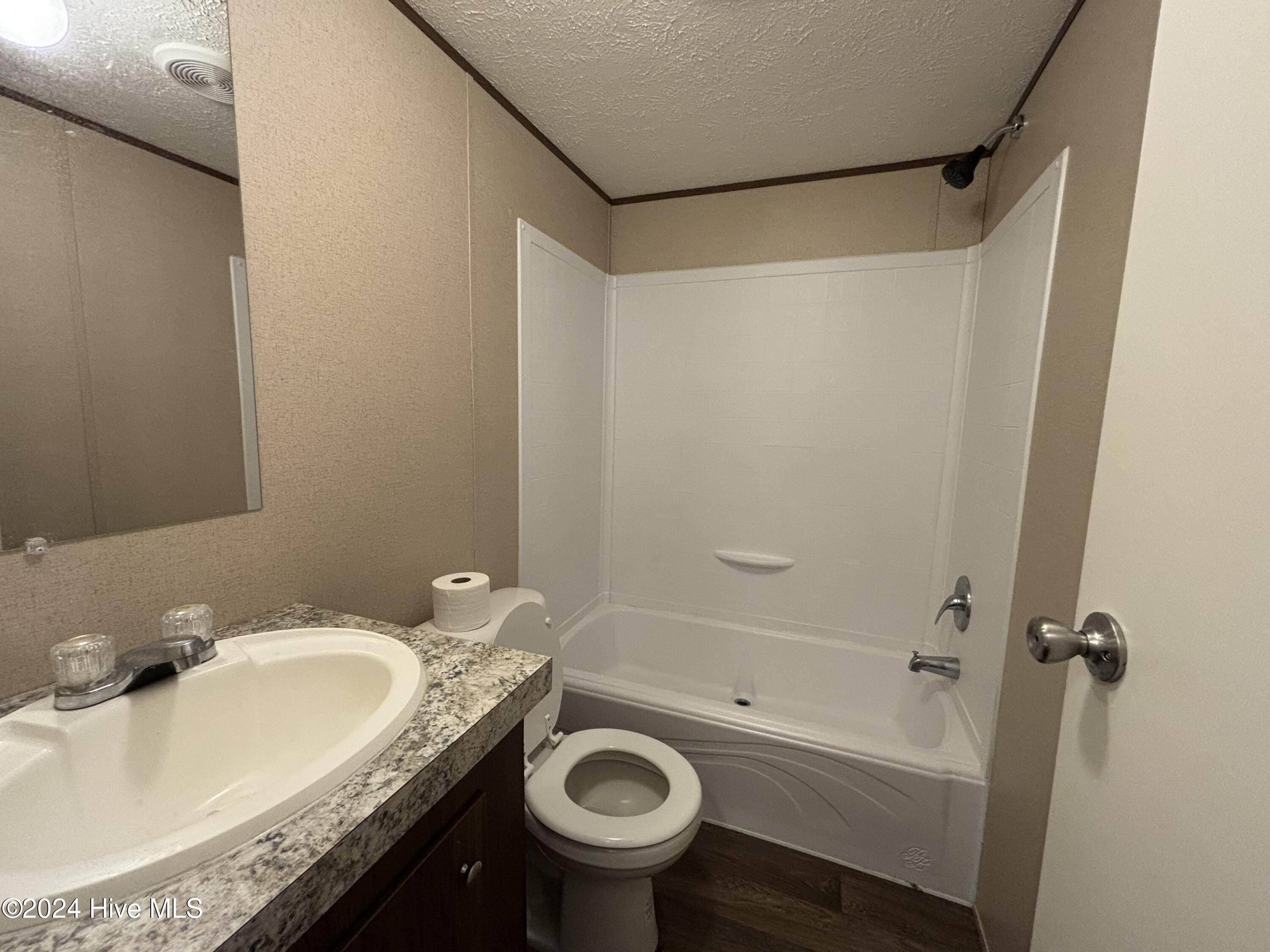 100550674 | Photo 15