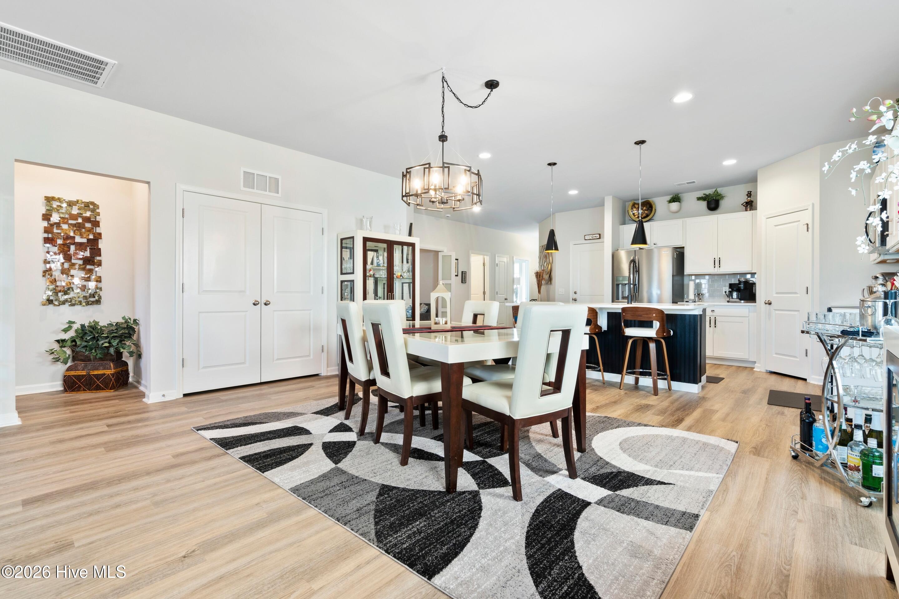 100550634 | Photo 14