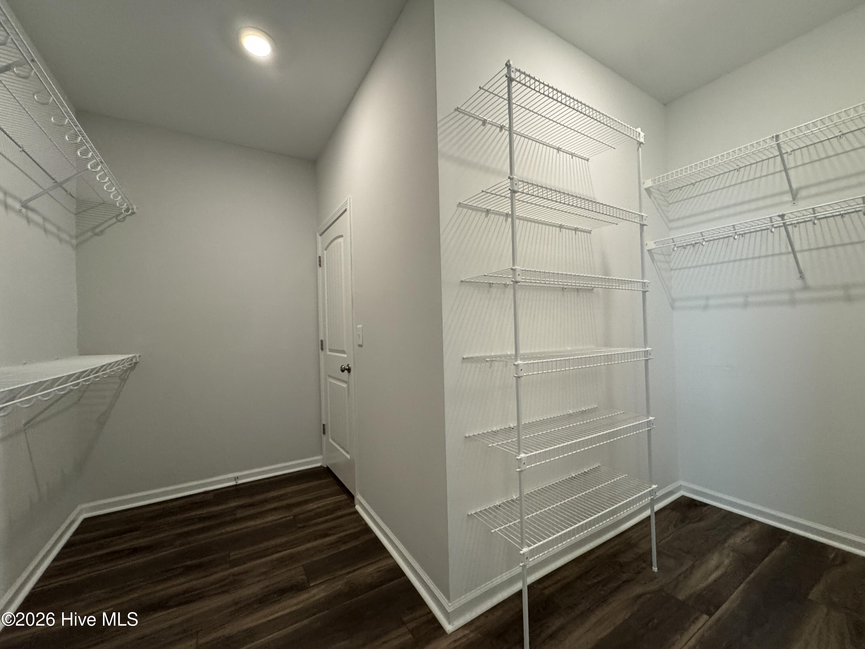 100548748 | Photo 18